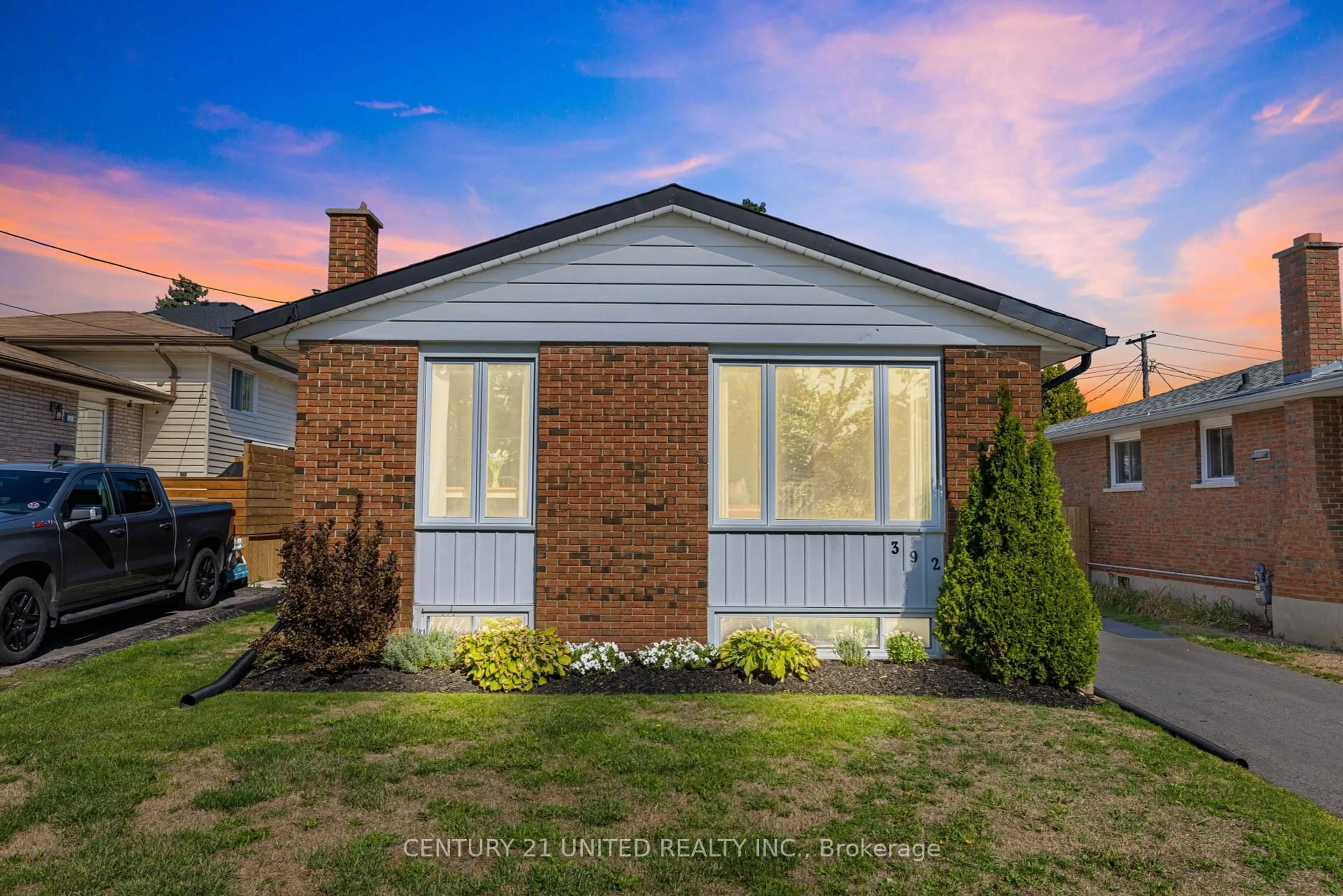 Home with brick exterior material, street for 392 Wellington St, Peterborough Ontario K9H 5C2