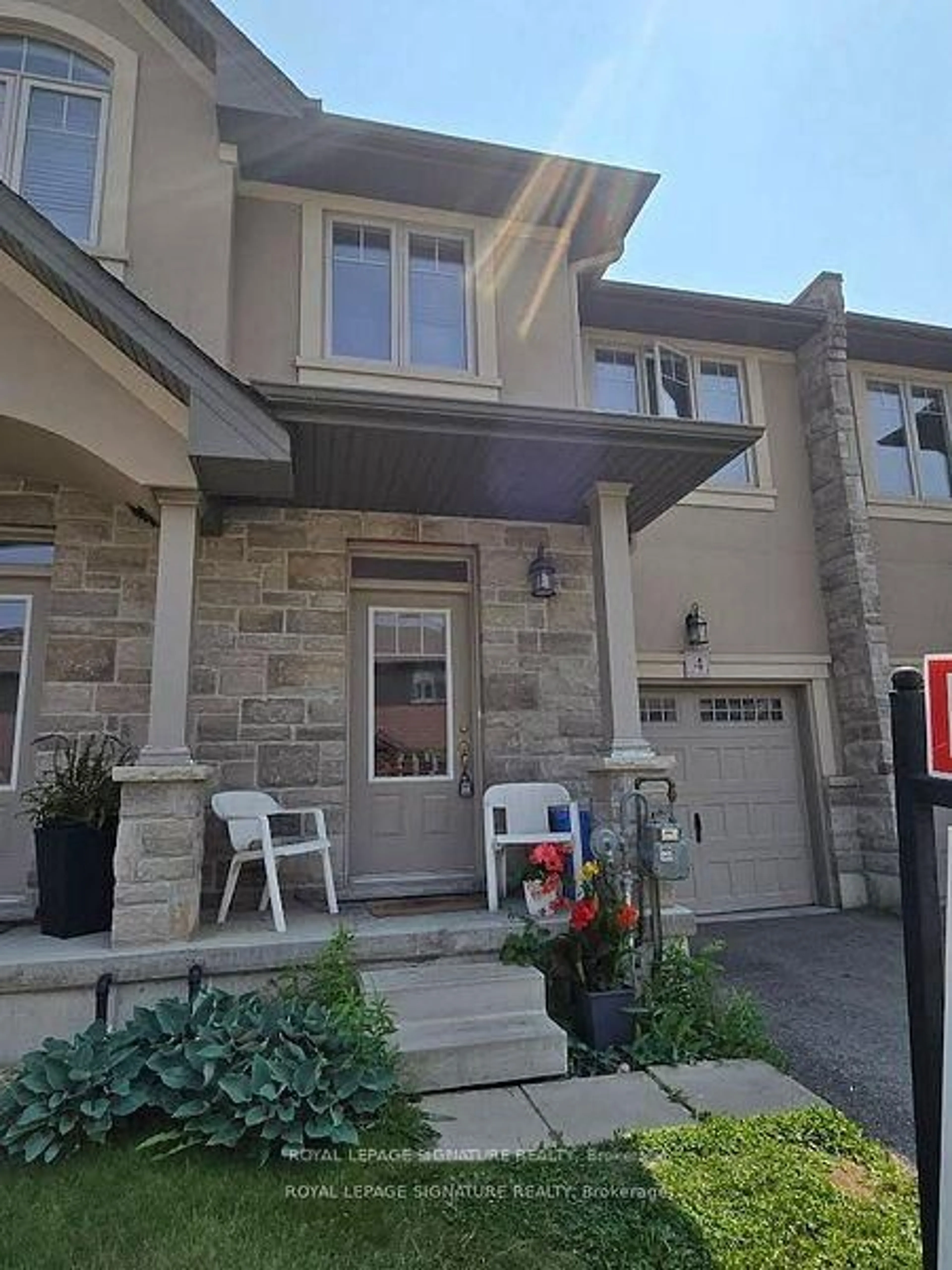Home with brick exterior material, street for 98 Shoreview Pl #4, Hamilton Ontario L8E 0J4