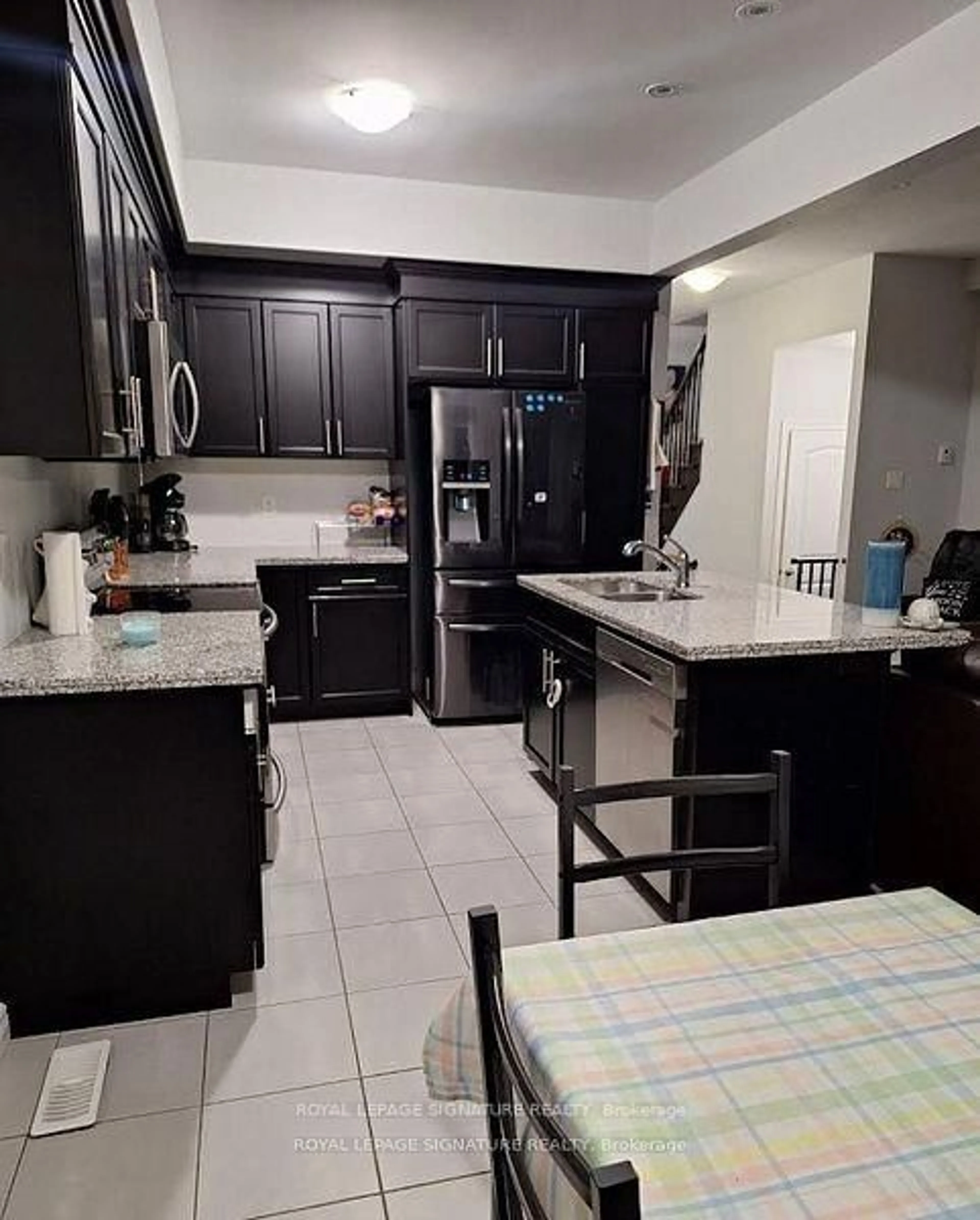 Open concept kitchen, ceramic/tile floor for 98 Shoreview Pl #4, Hamilton Ontario L8E 0J4