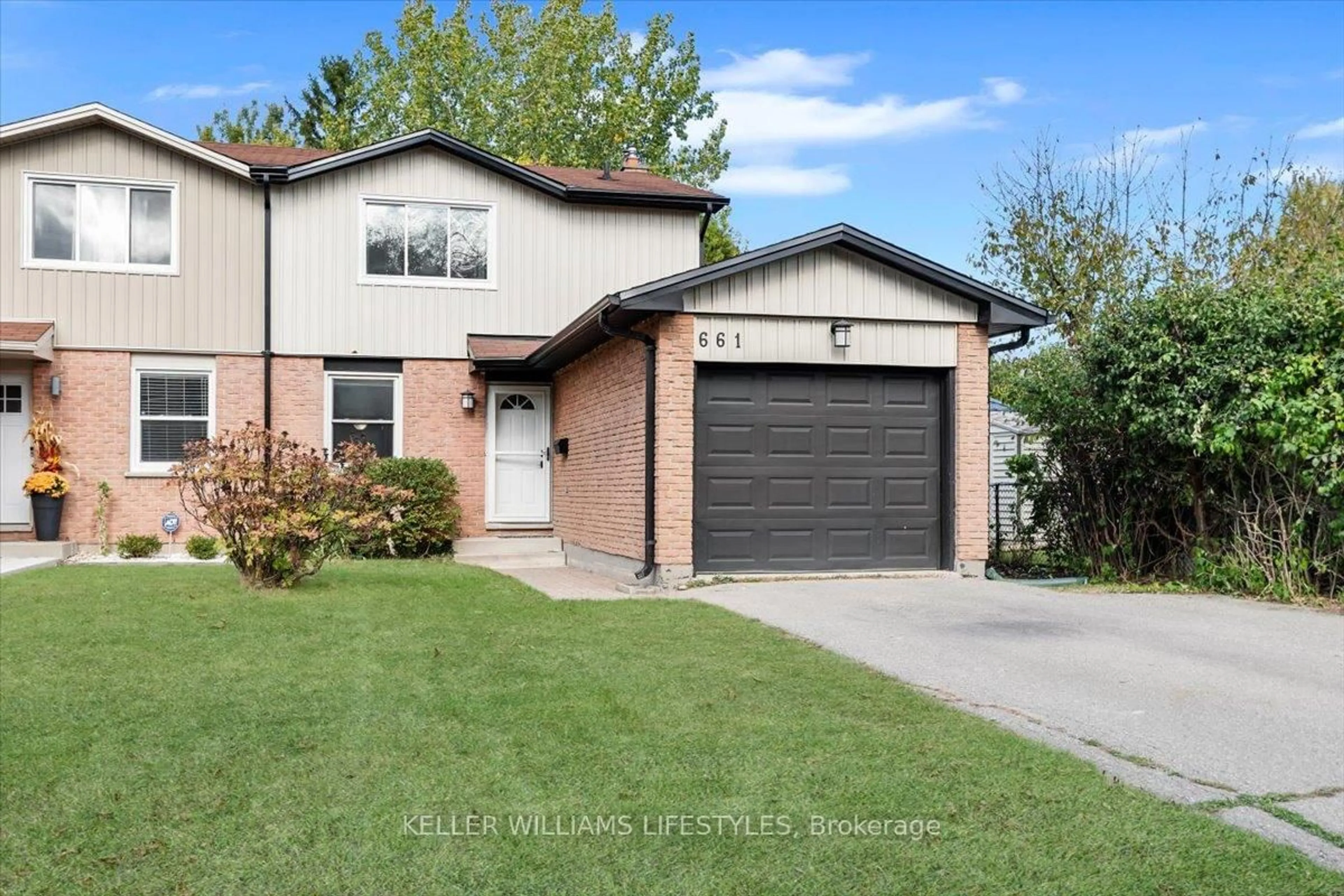 Home with vinyl exterior material, street for 661 Ladybrook Cres, London South Ontario N6J 2C4