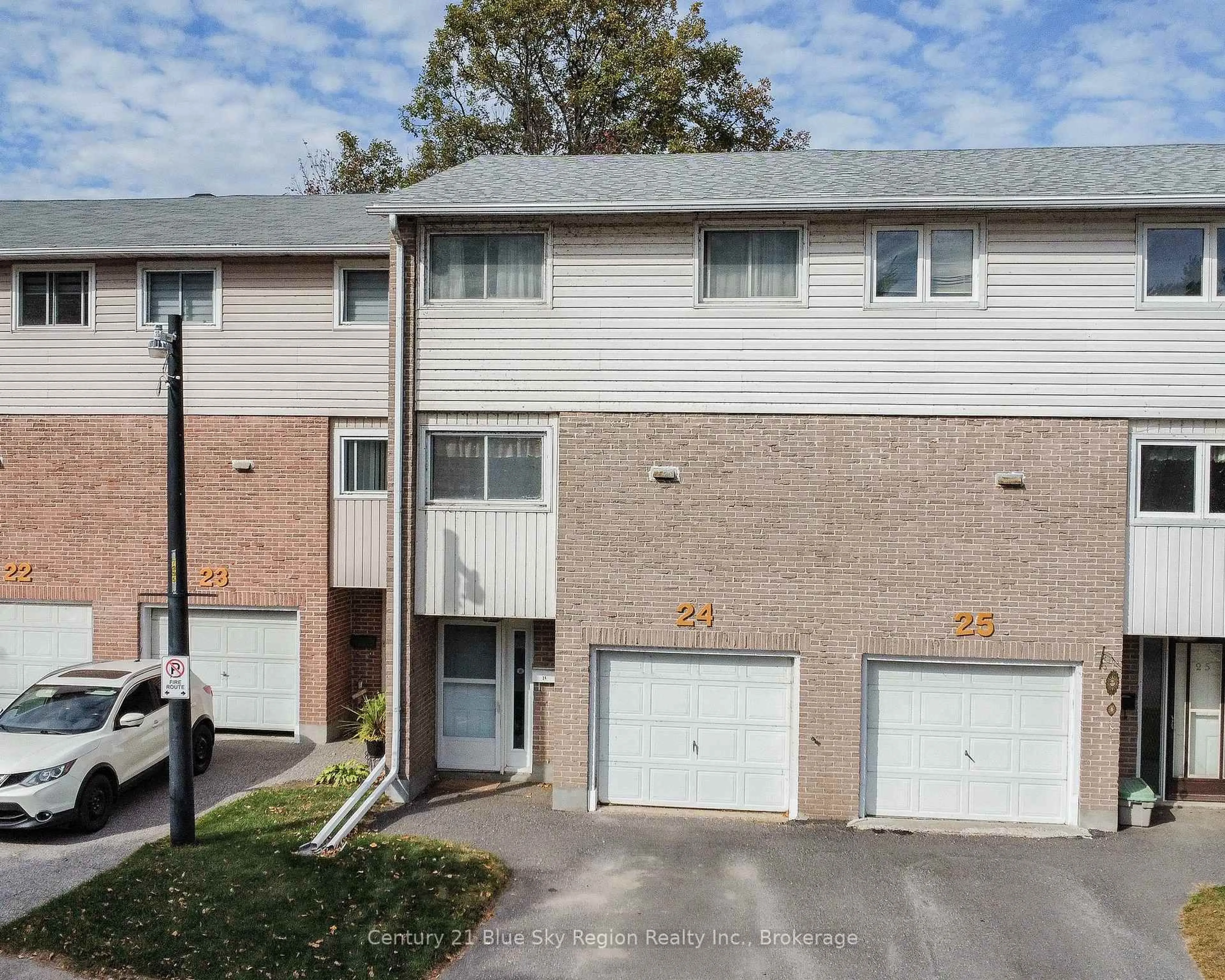 A pic from outside/outdoor area/front of a property/back of a property/a pic from drone, street for 644 Lakeshore Dr #24, North Bay Ontario P1A 3N6