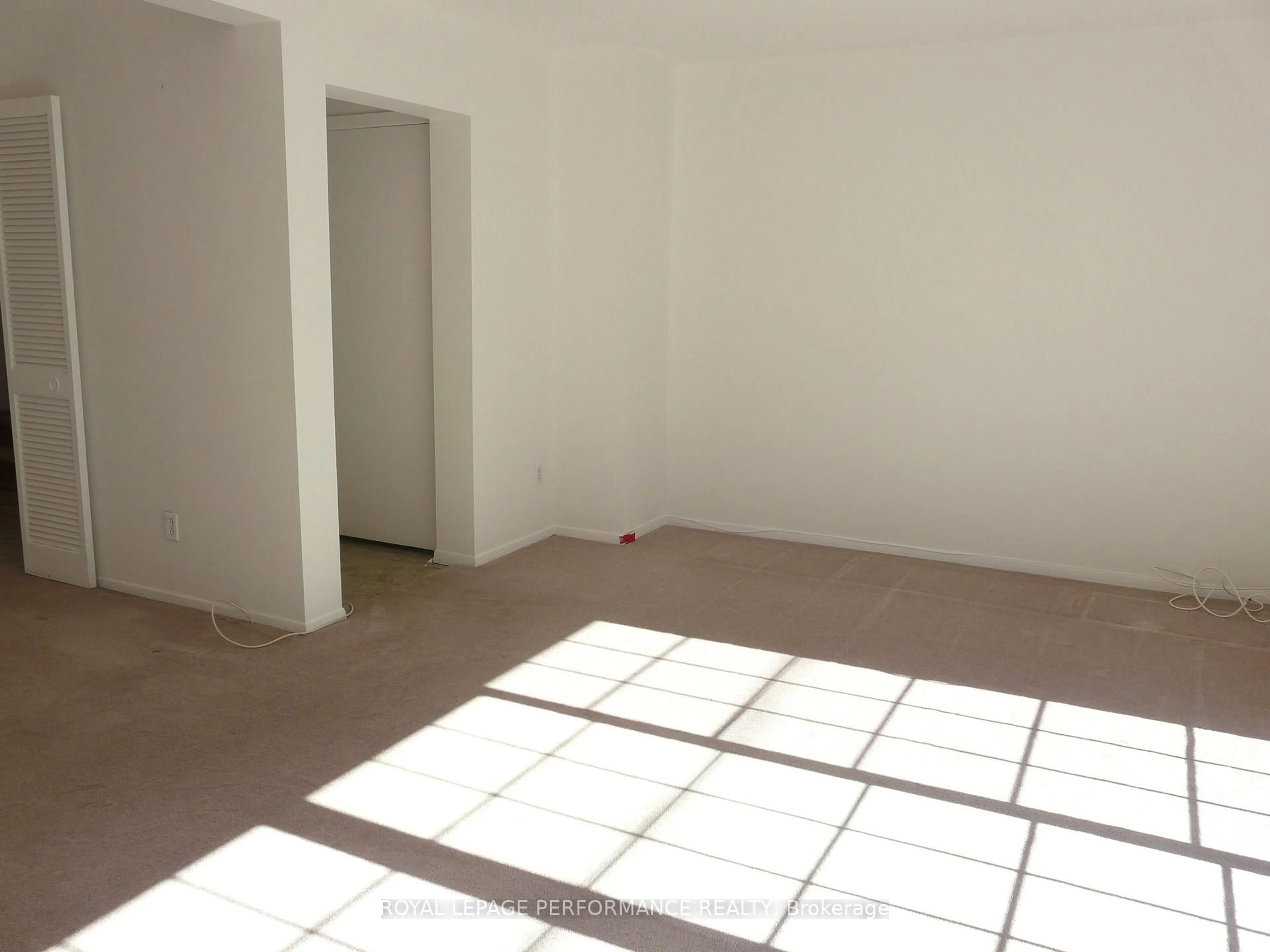 A pic of a room for 714 Shefford Crt, Ottawa Ontario K1J 6X3