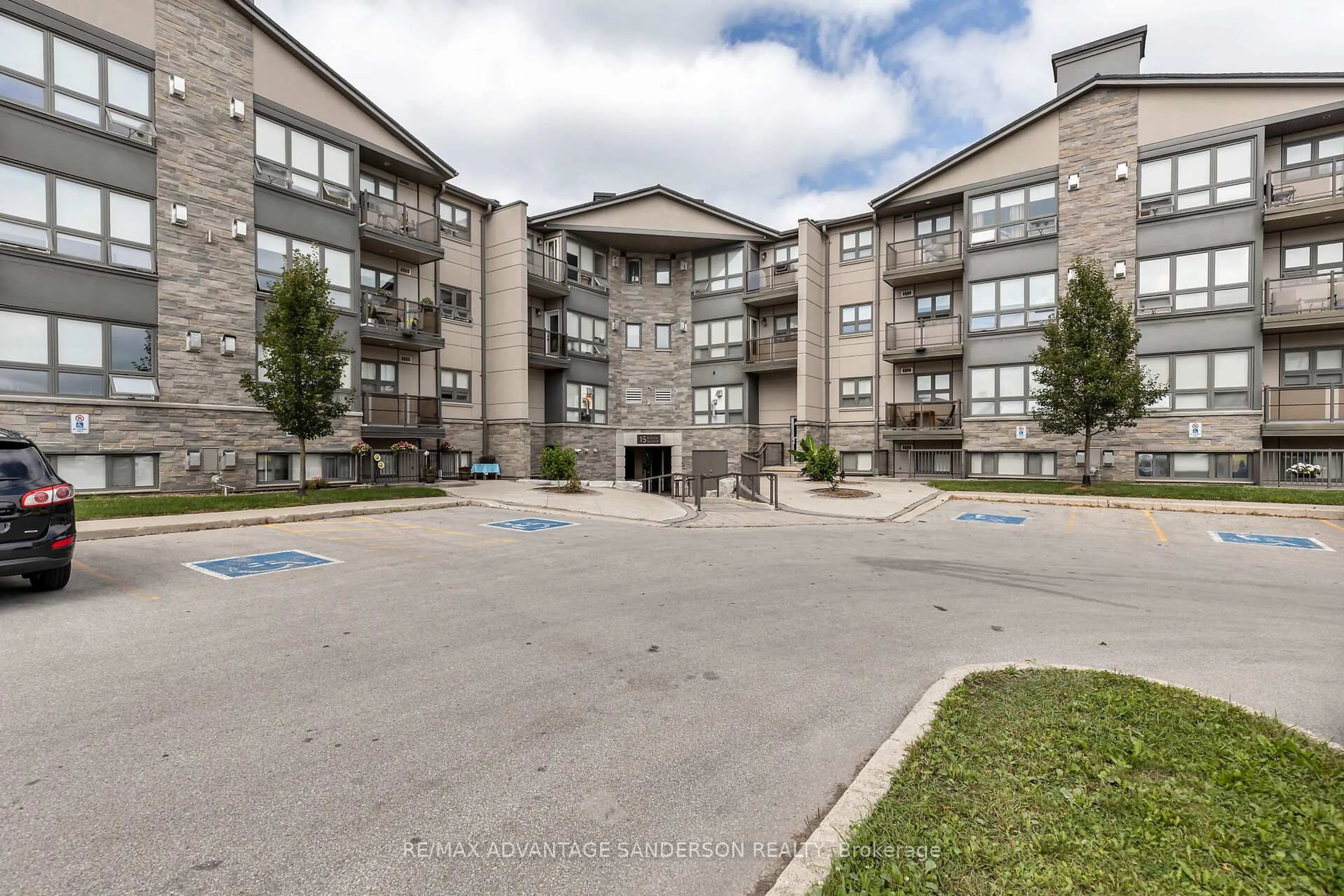 A pic from outside/outdoor area/front of a property/back of a property/a pic from drone, unknown for 15 Jacksway Cres #118, London North Ontario N5X 3T8