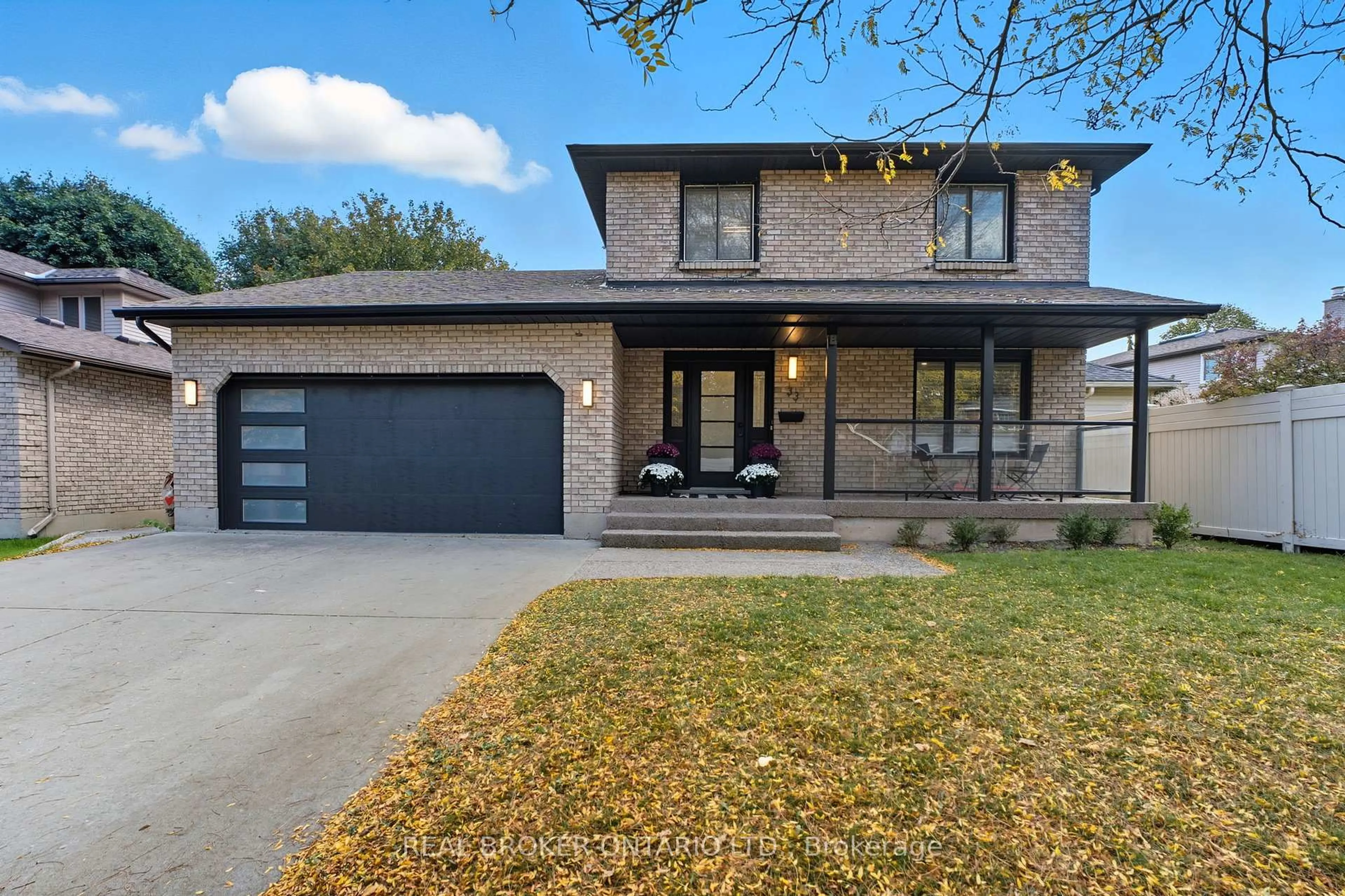 Home with brick exterior material, street for 33 Winter Way, Brantford Ontario N3T 6G4