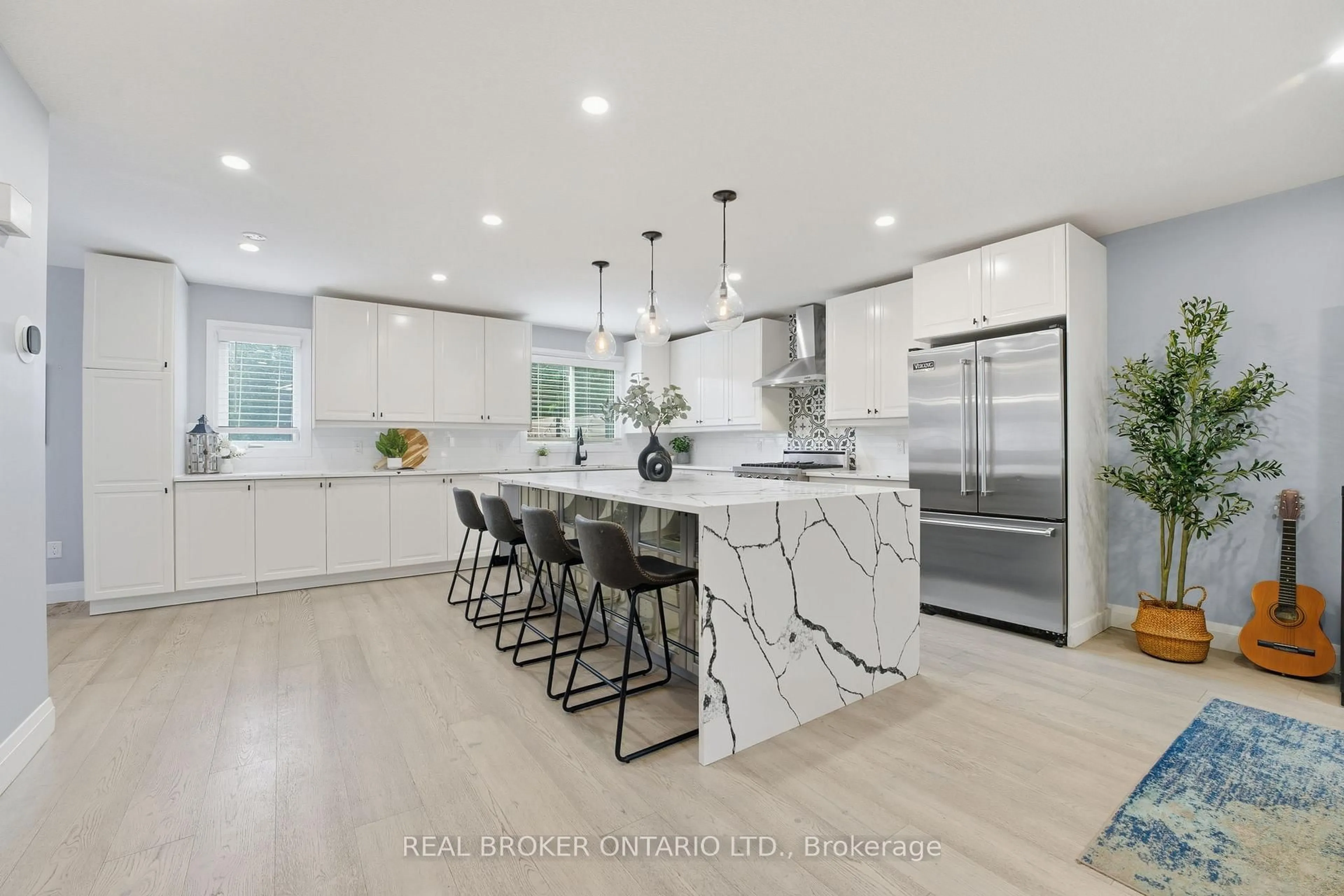 Contemporary kitchen, ceramic/tile floor for 33 Winter Way, Brantford Ontario N3T 6G4