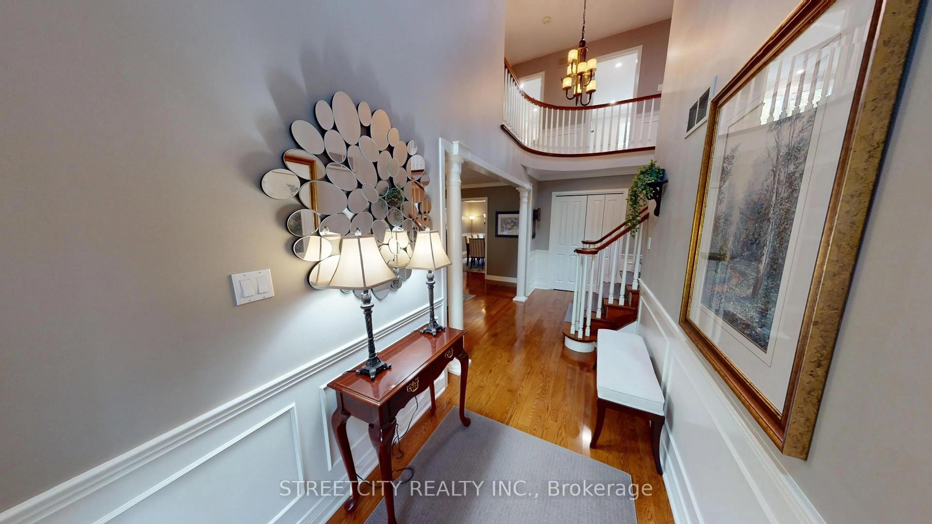Indoor entryway for 138 Guildford Cres, London South Ontario N6J 3Y6