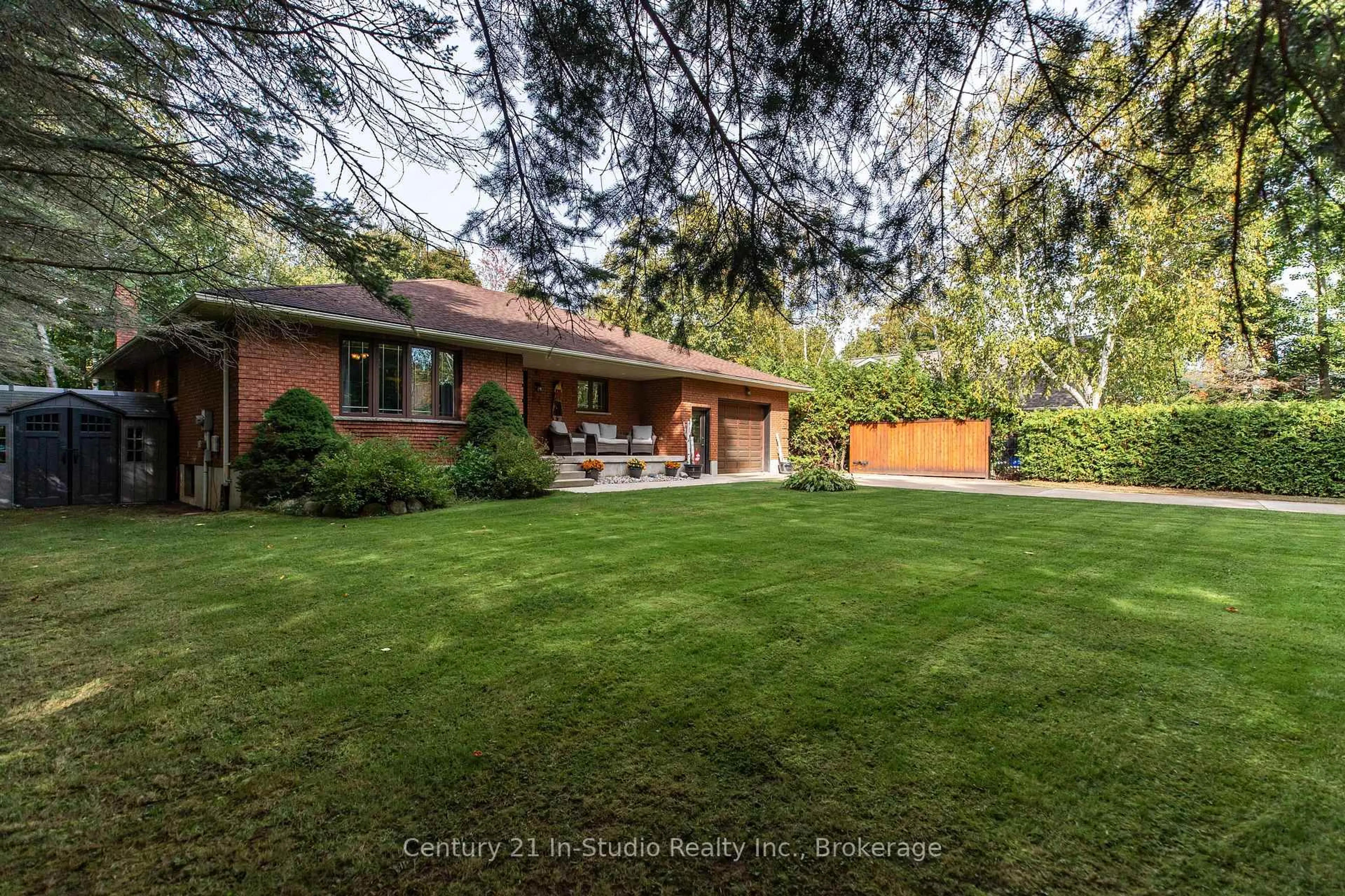 A pic from outside/outdoor area/front of a property/back of a property/a pic from drone, unknown for 34 Southampton Pkwy, South Bruce Peninsula Ontario N0H 2G0