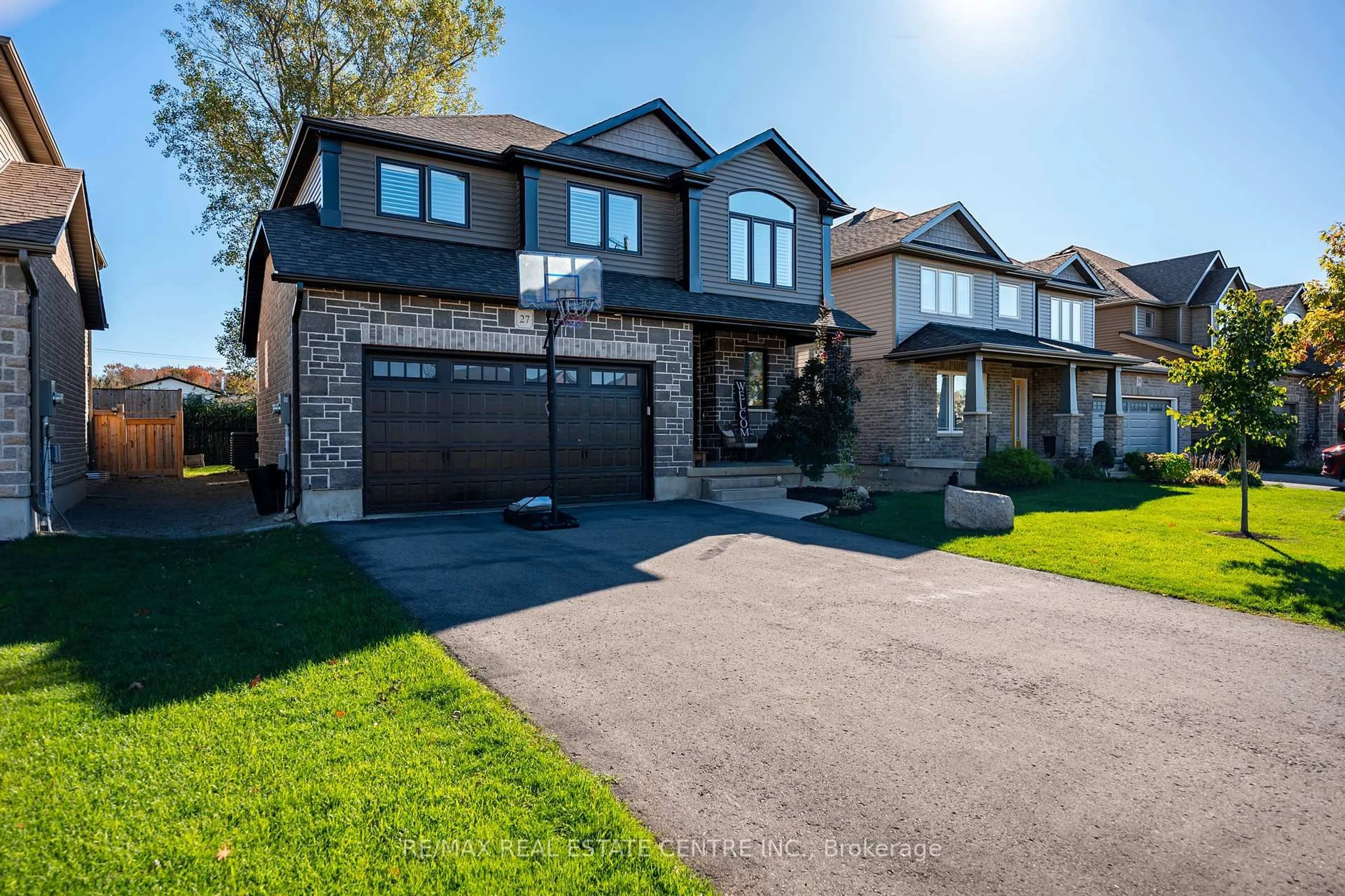Home with brick exterior material, street for 27 Hilborn St, East Luther Grand Valley Ontario L9W 6V1