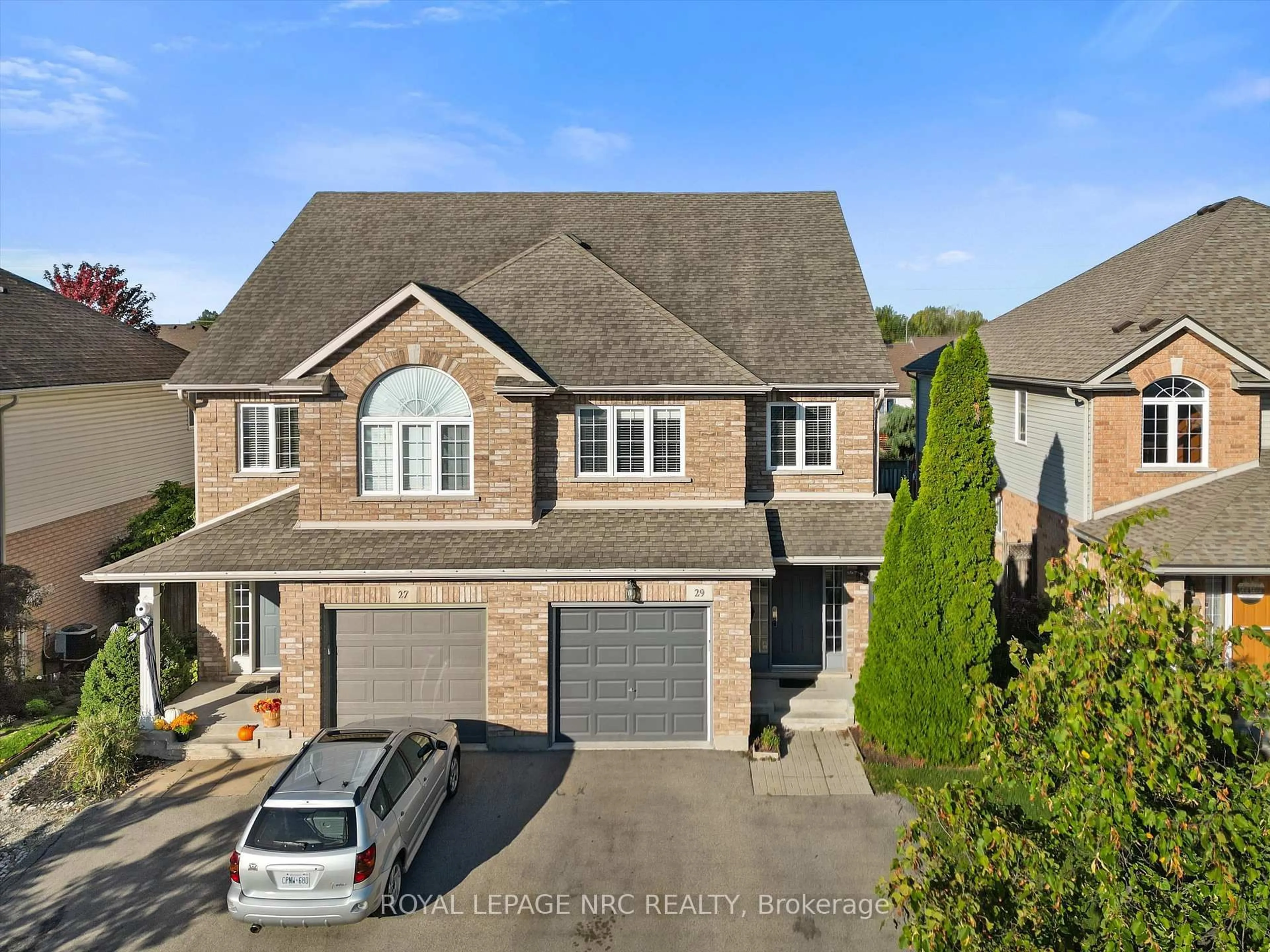 A pic from outside/outdoor area/front of a property/back of a property/a pic from drone, street for 29 Mcbride Dr, St. Catharines Ontario L2S 3Z8