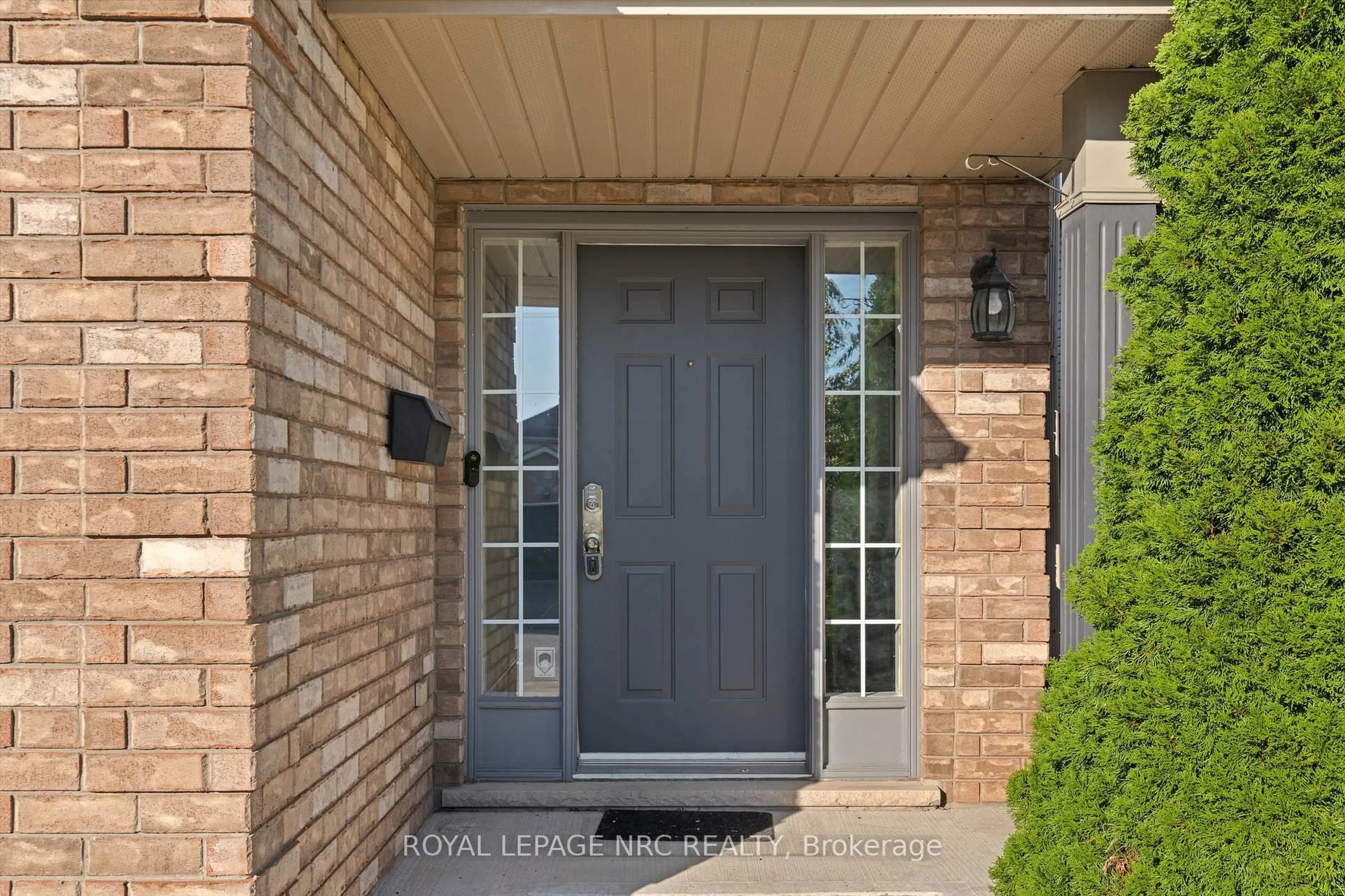 Indoor entryway for 29 Mcbride Dr, St. Catharines Ontario L2S 3Z8