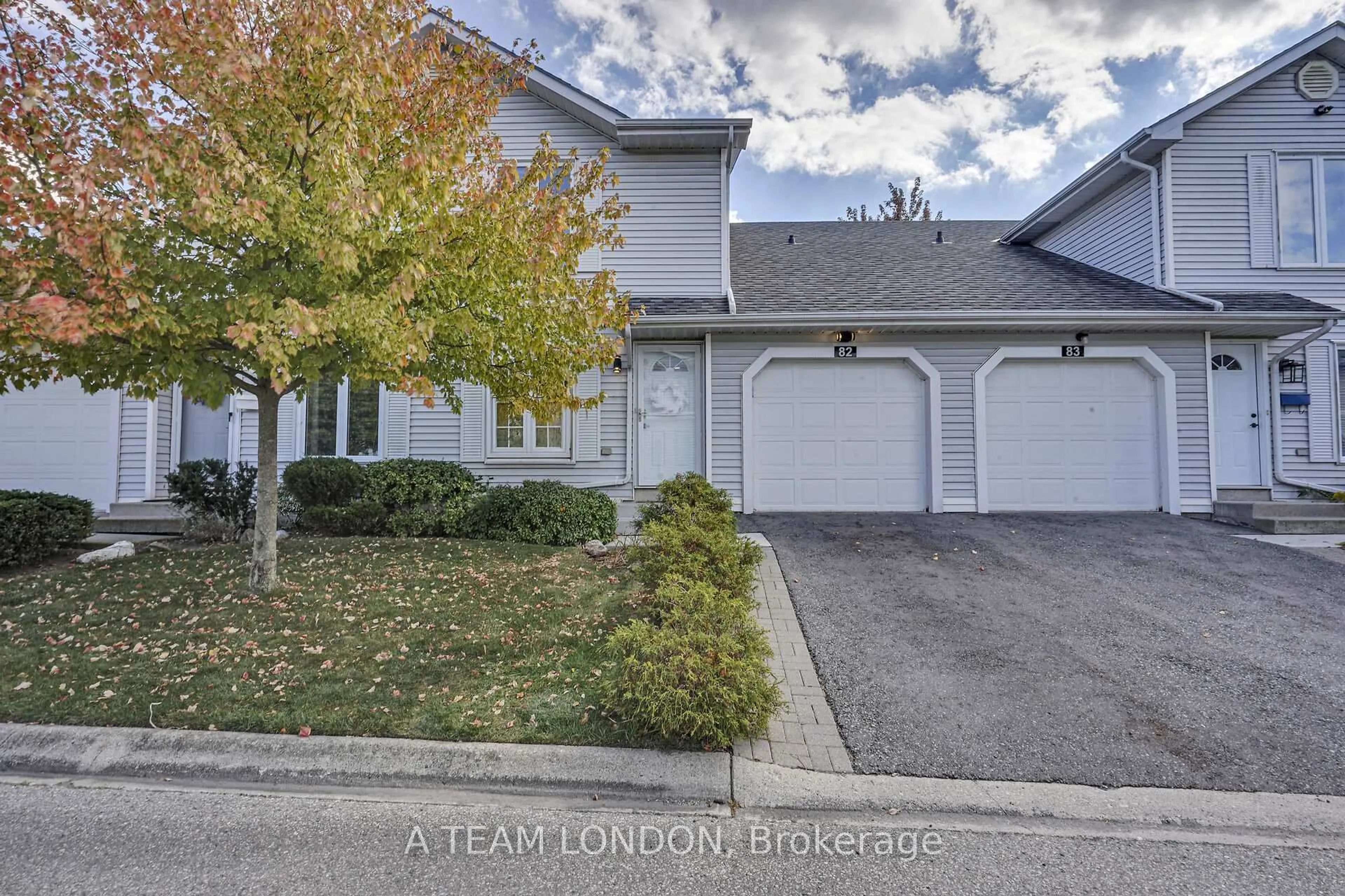 A pic from outside/outdoor area/front of a property/back of a property/a pic from drone, street for 120 Centre St #82, London South Ontario N6J 4X4