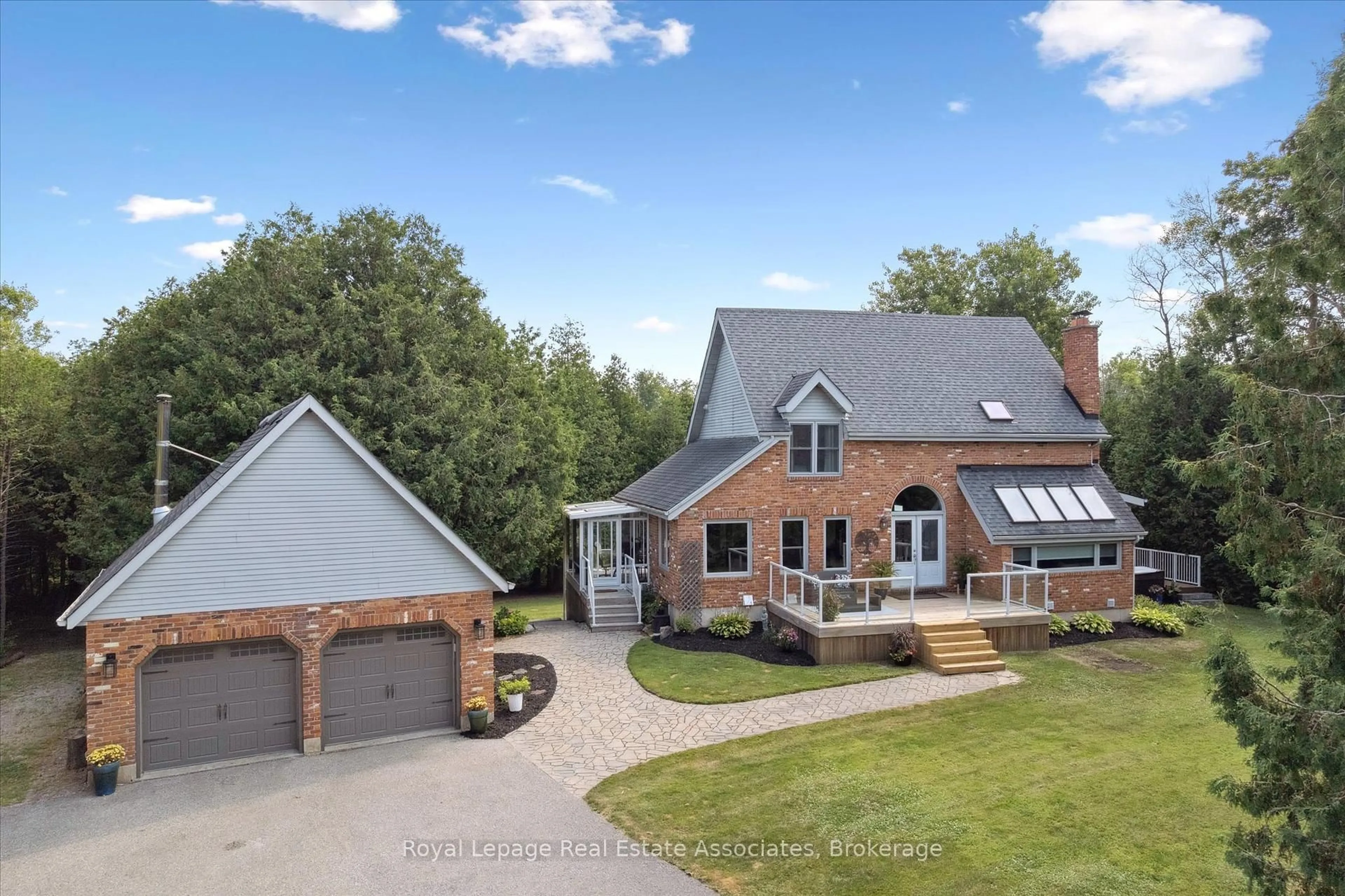 A pic from outside/outdoor area/front of a property/back of a property/a pic from drone, street for 23 Brock Rd, Puslinch Ontario N0B 2J0