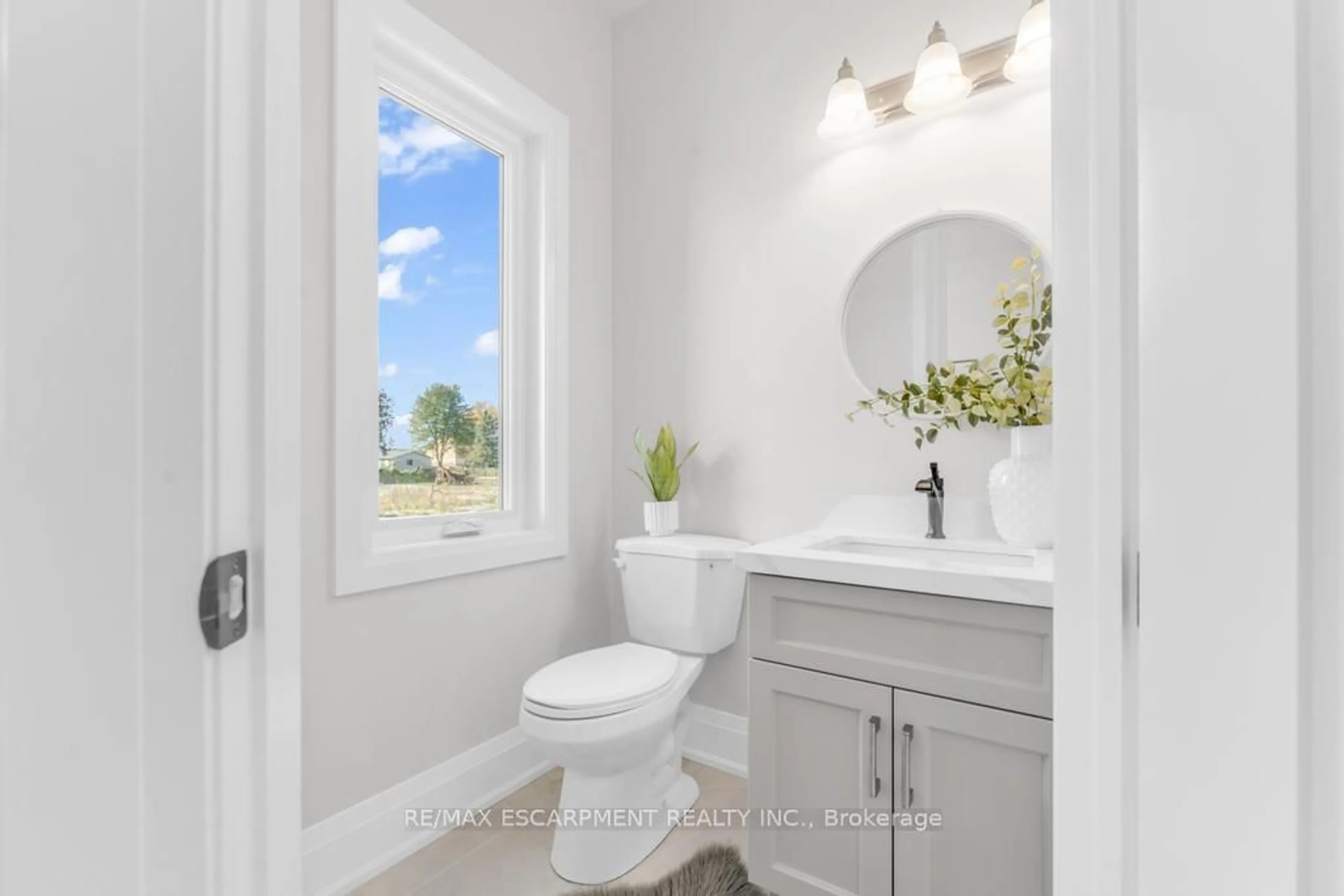 Contemporary bathroom, ceramic/tile floor for 198 Kellogg Ave, Hamilton Ontario L0R 1W0