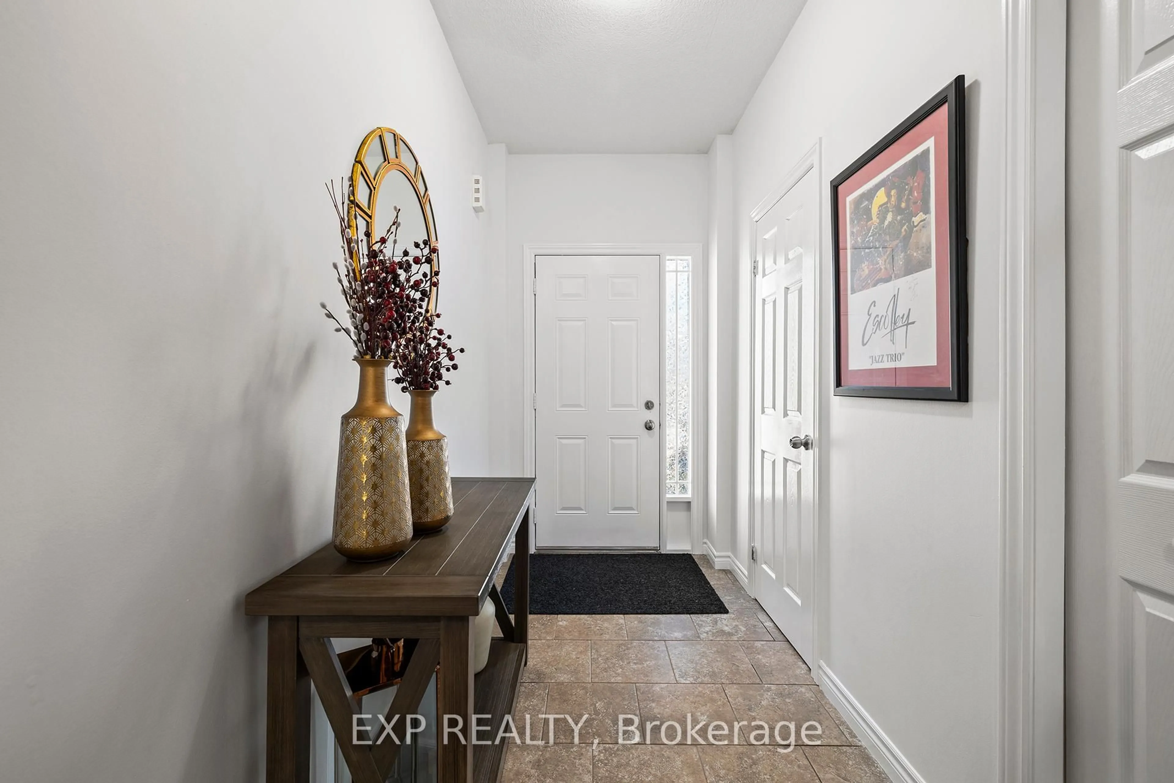 Indoor entryway for 9 Hampton Brook Way #61, Hamilton Ontario L0R 1W0