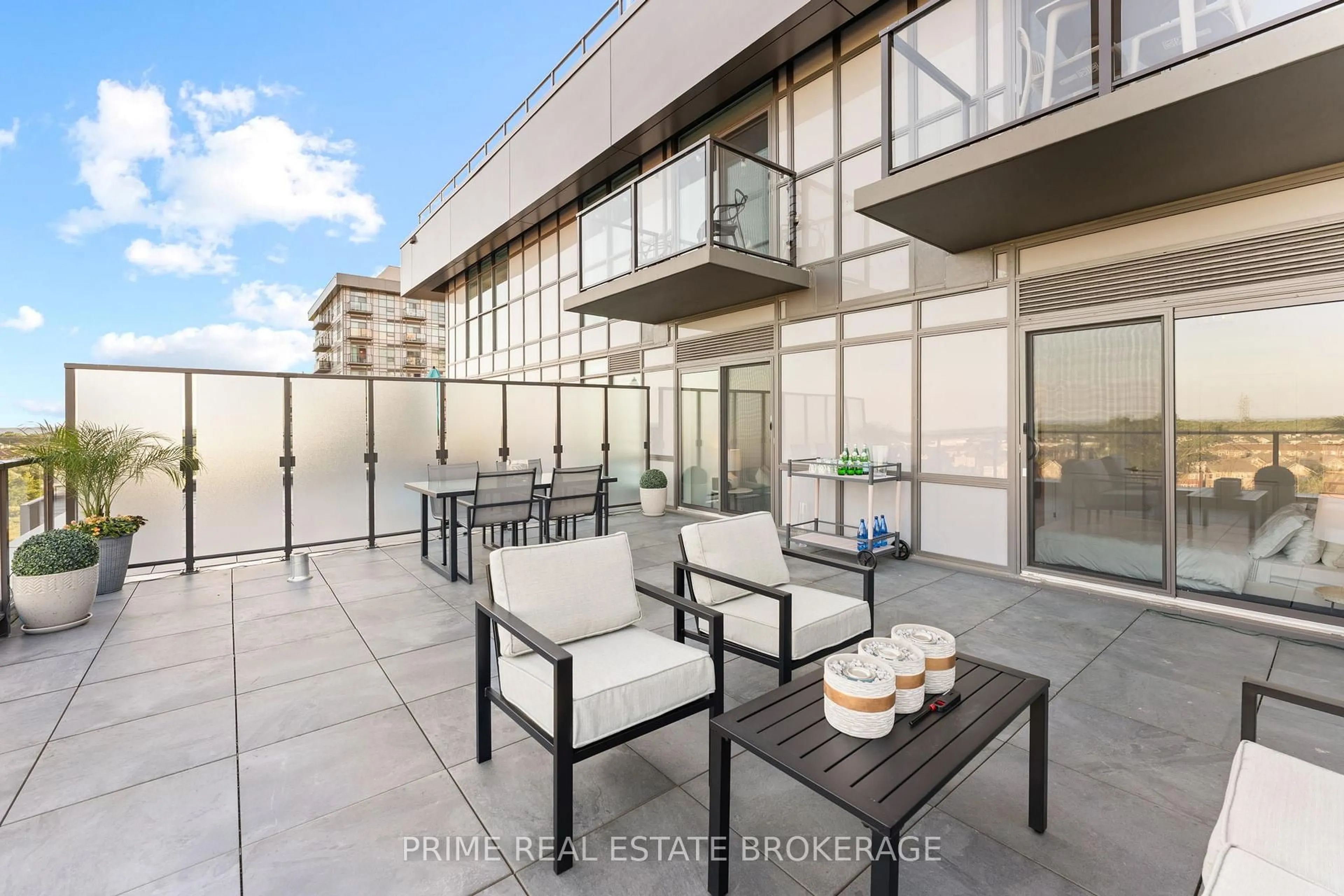 Patio, unknown for 460 Dundas St #711, Hamilton Ontario L8B 2A5