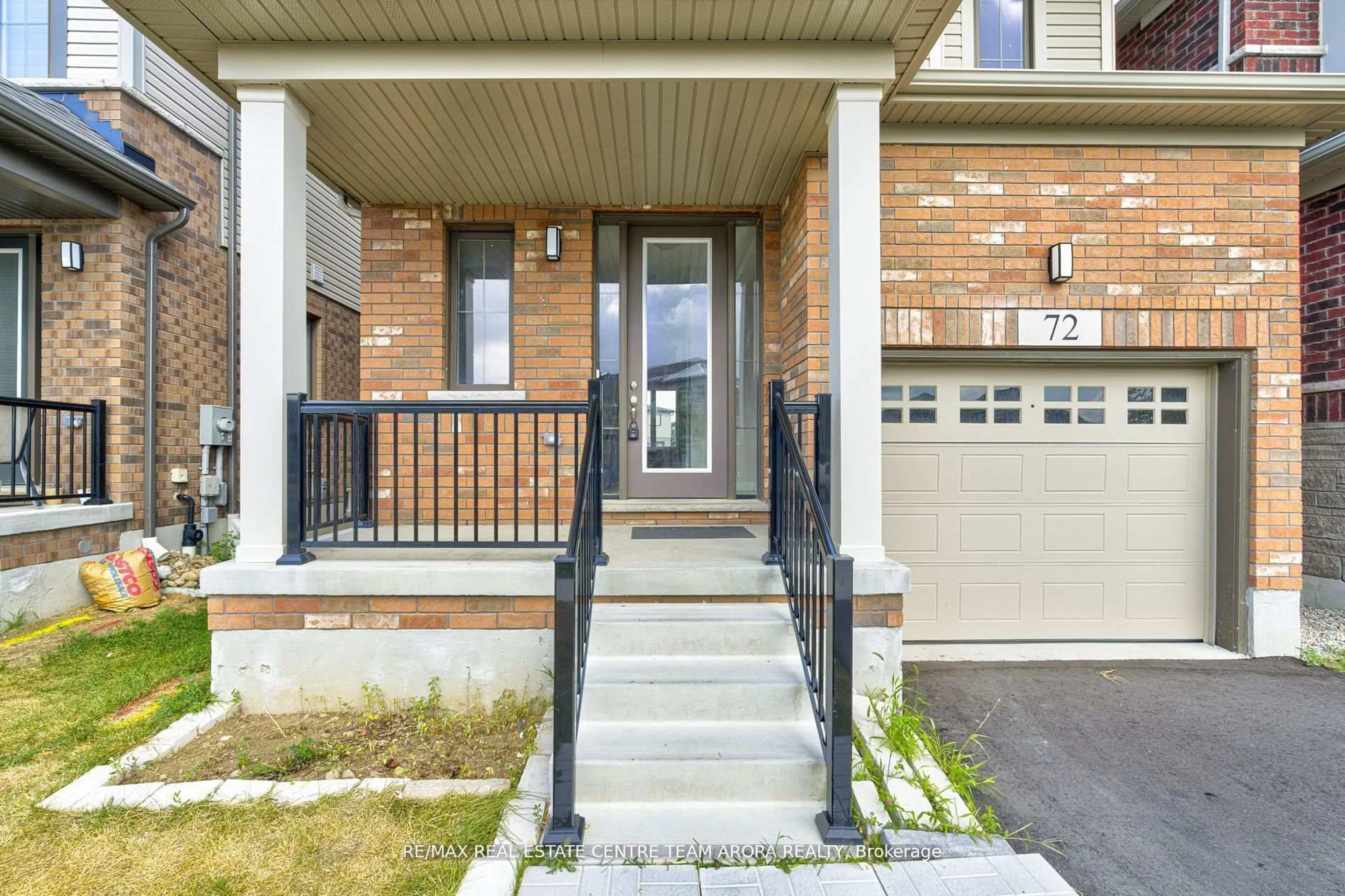 Unknown for 72 Blacklock St, Cambridge Ontario N1S 0E2