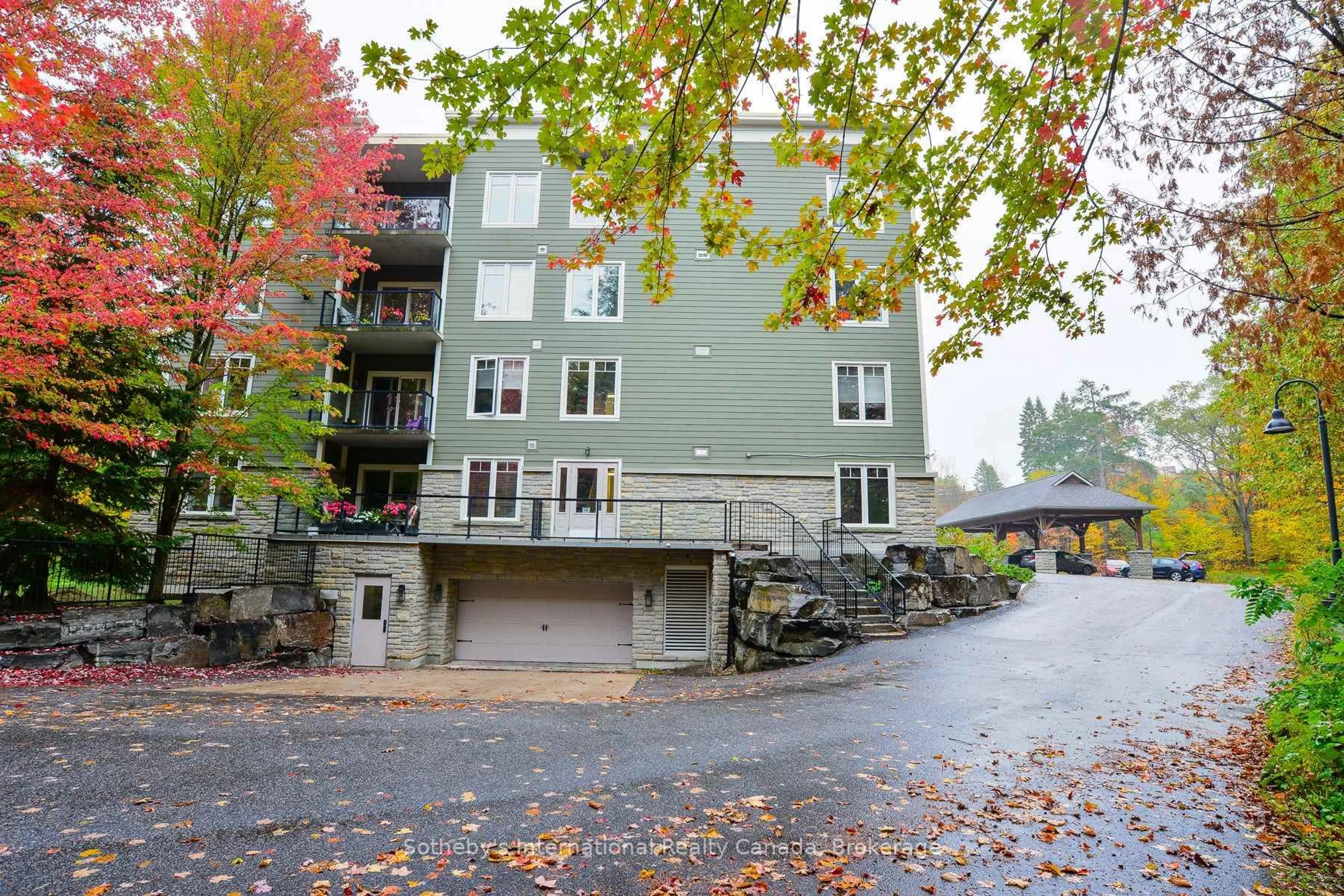 Patio, water/lake/river/ocean view for 391 James St #407, Gravenhurst Ontario P1P 0A5