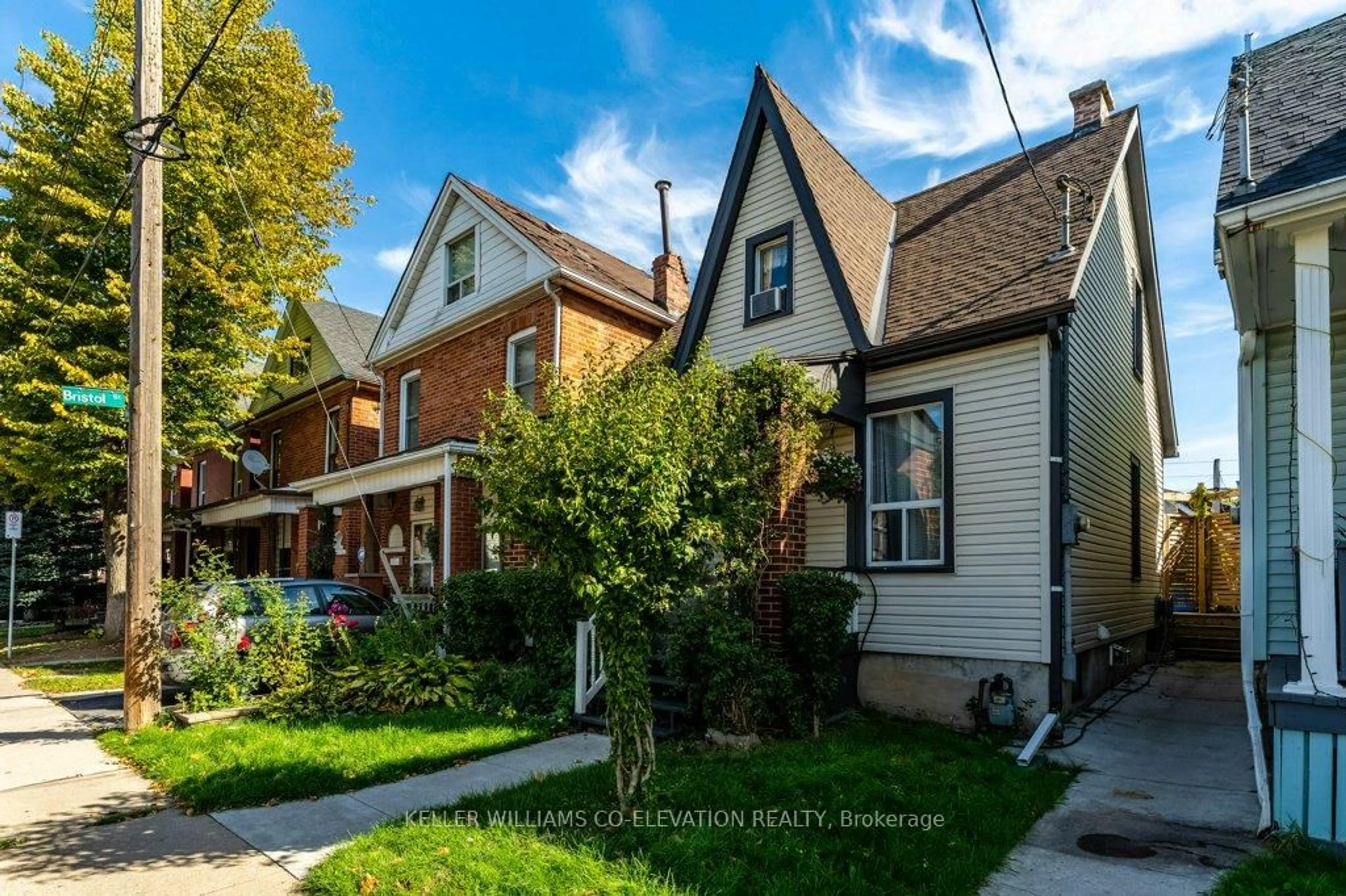 Home with brick exterior material, street for 14 Minto Ave, Hamilton Ontario L8L 6E2