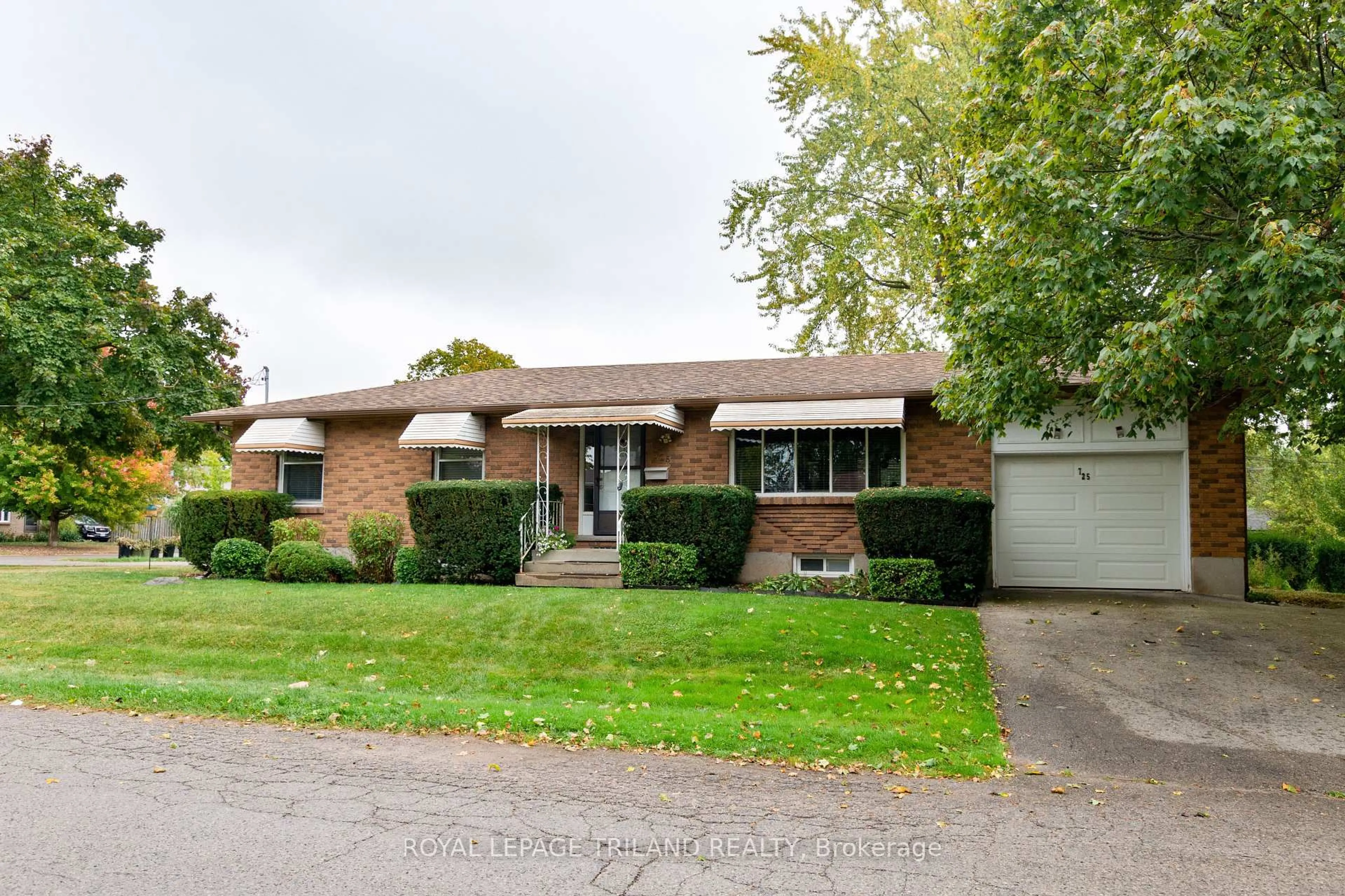 Home with brick exterior material, street for 725 St Stephens Dr, London South Ontario N6E 1V6