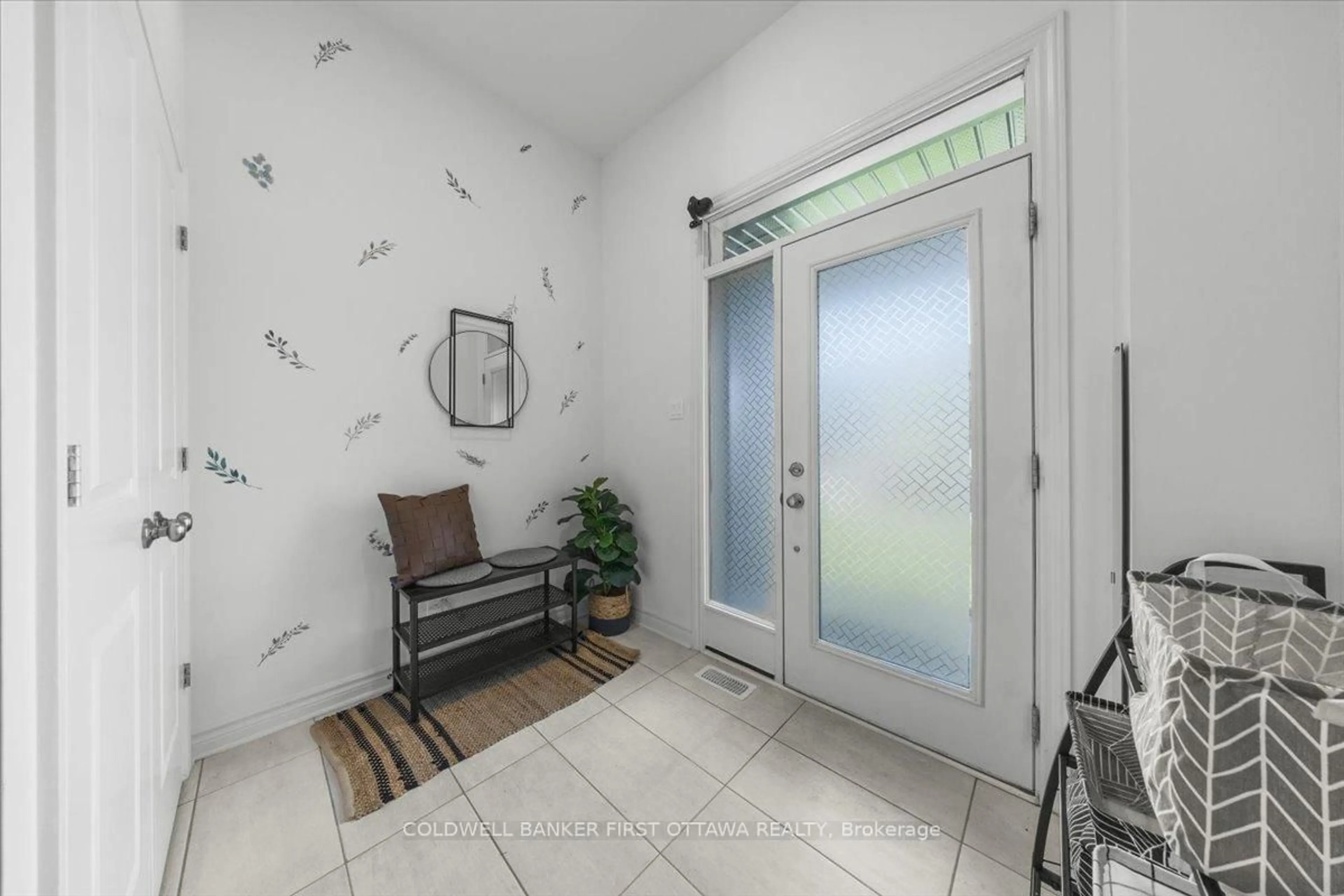 Indoor entryway for 54 Bergschrund Walk, Ottawa Ontario K1W 0P9