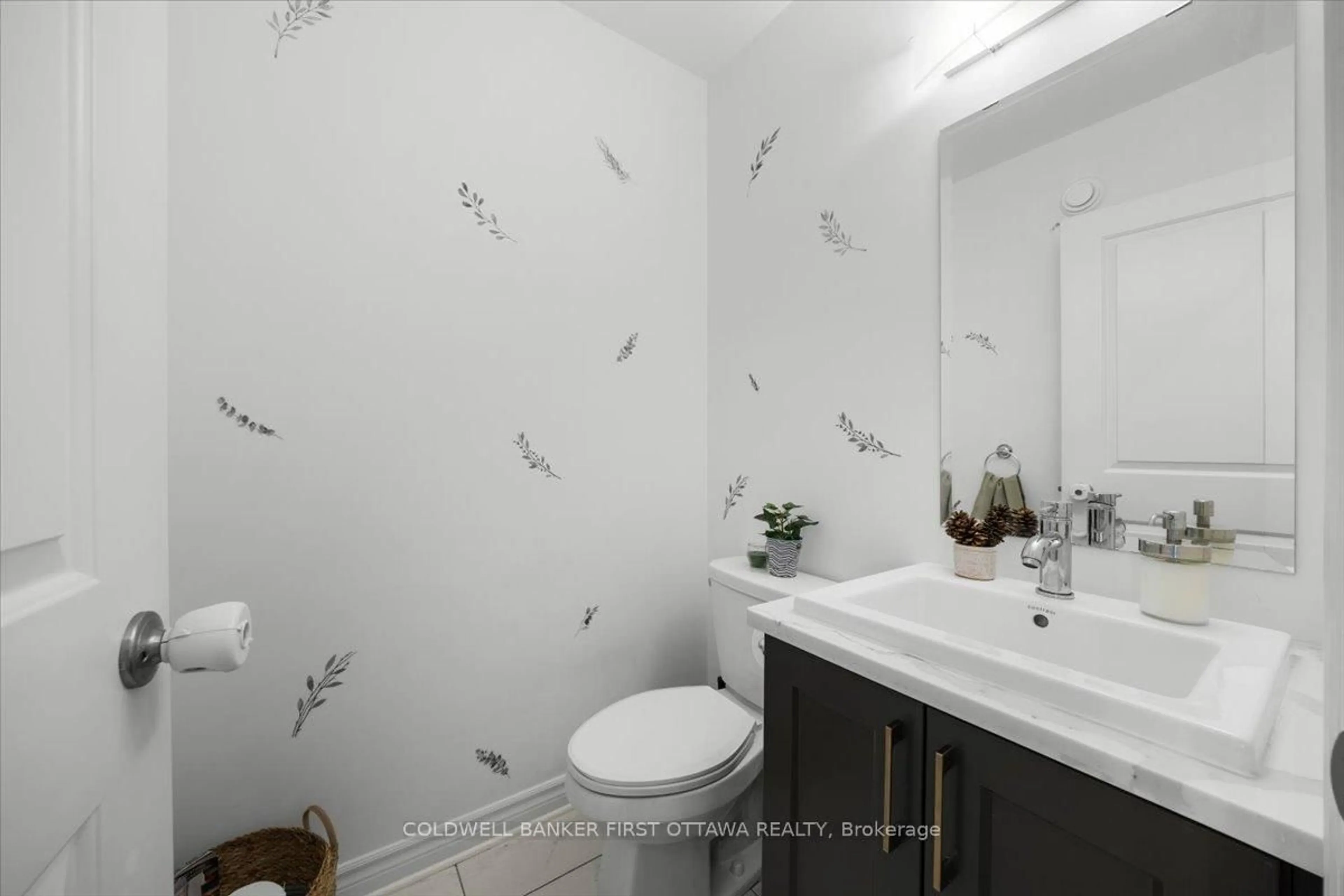 Standard bathroom, unknown for 54 Bergschrund Walk, Ottawa Ontario K1W 0P9
