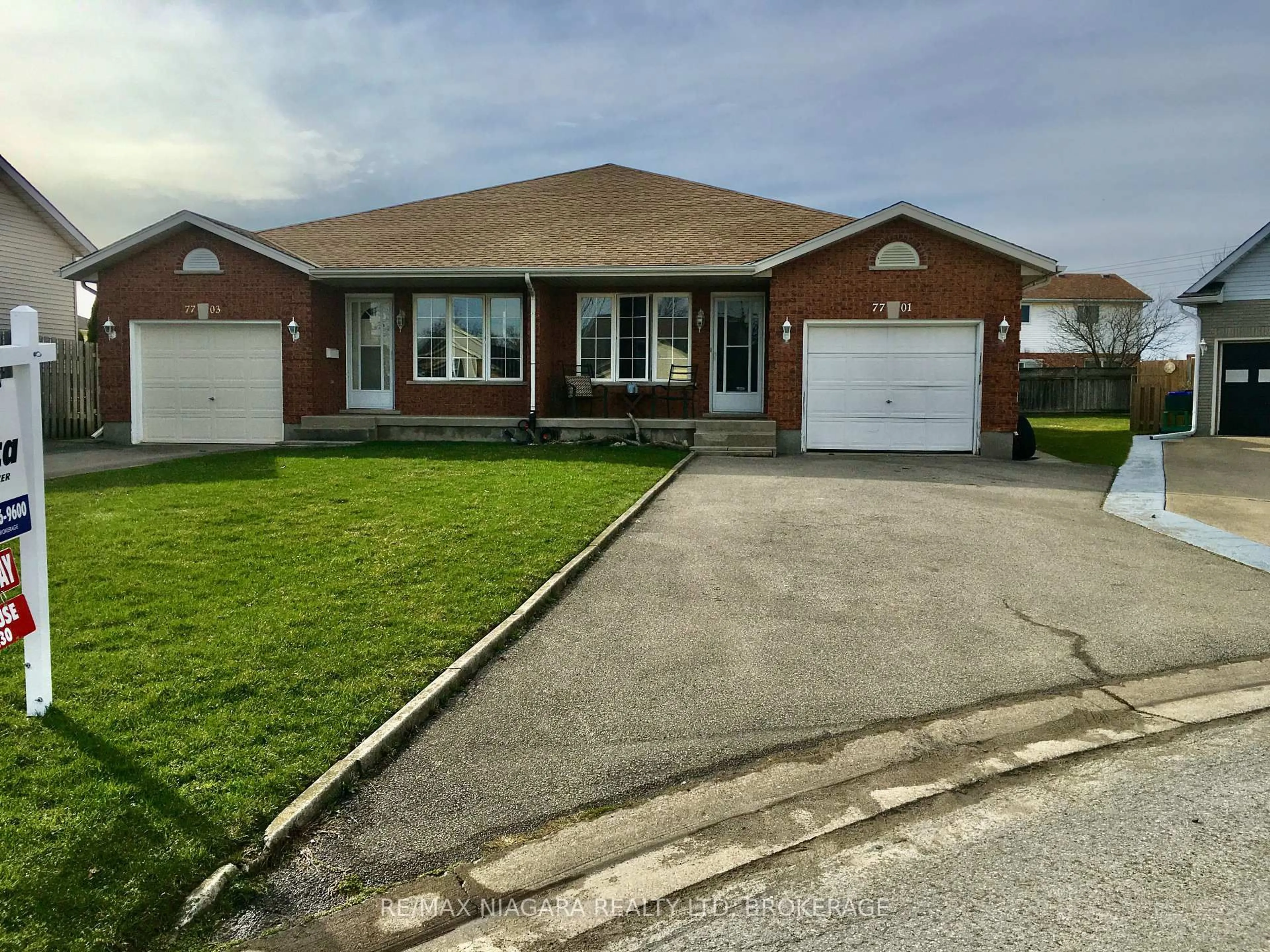 Home with brick exterior material, street for 7701 Cortina Cres, Niagara Falls Ontario L2H 3B4