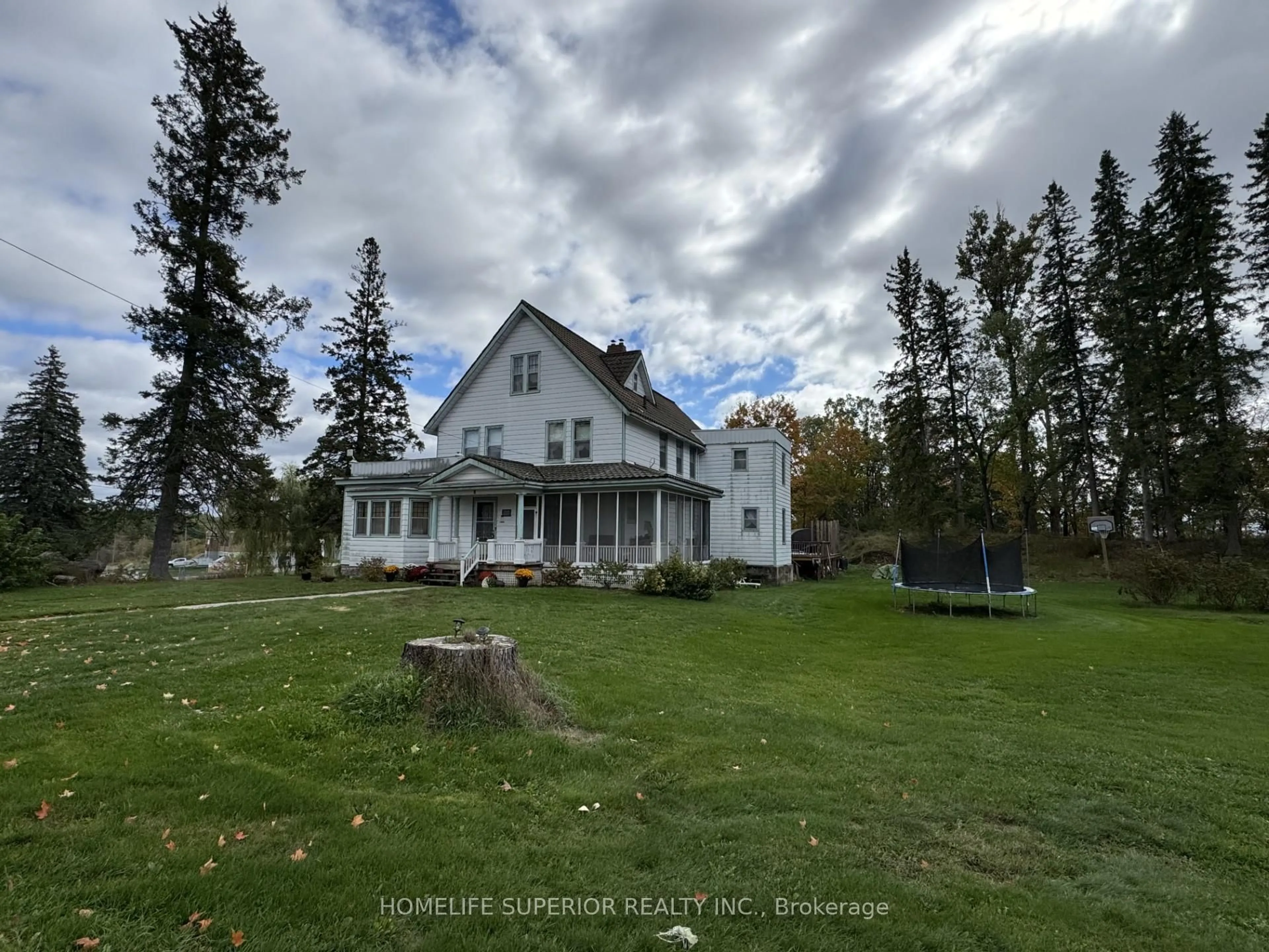 A pic from outside/outdoor area/front of a property/back of a property/a pic from drone, unknown for 8 Private Rd, Limoges Ontario K0K 2M0