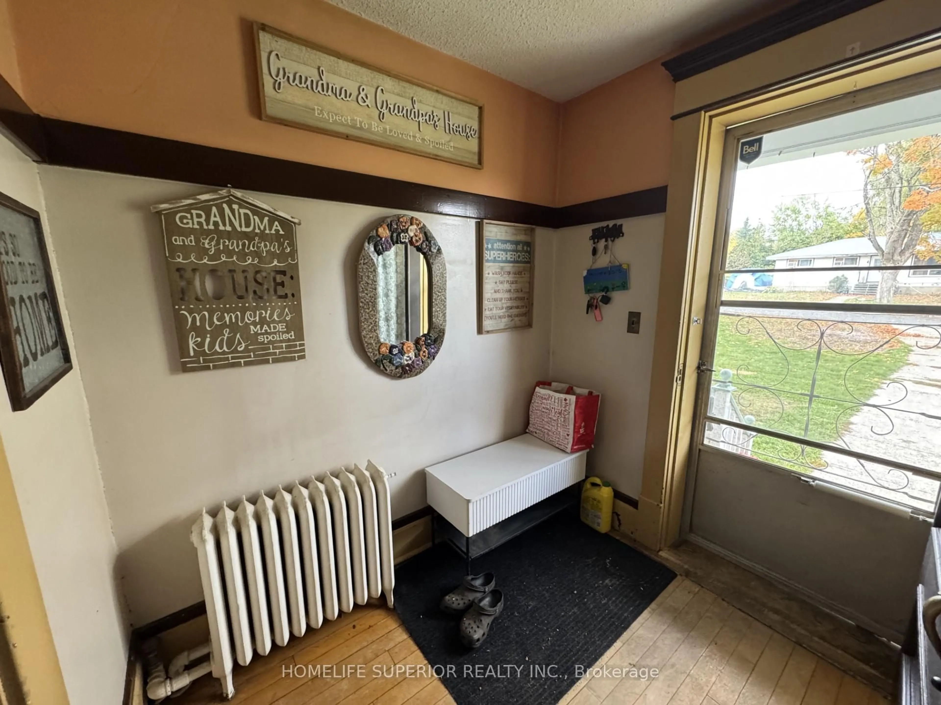 A pic of a room for 8 Private Rd, Limoges Ontario K0K 2M0