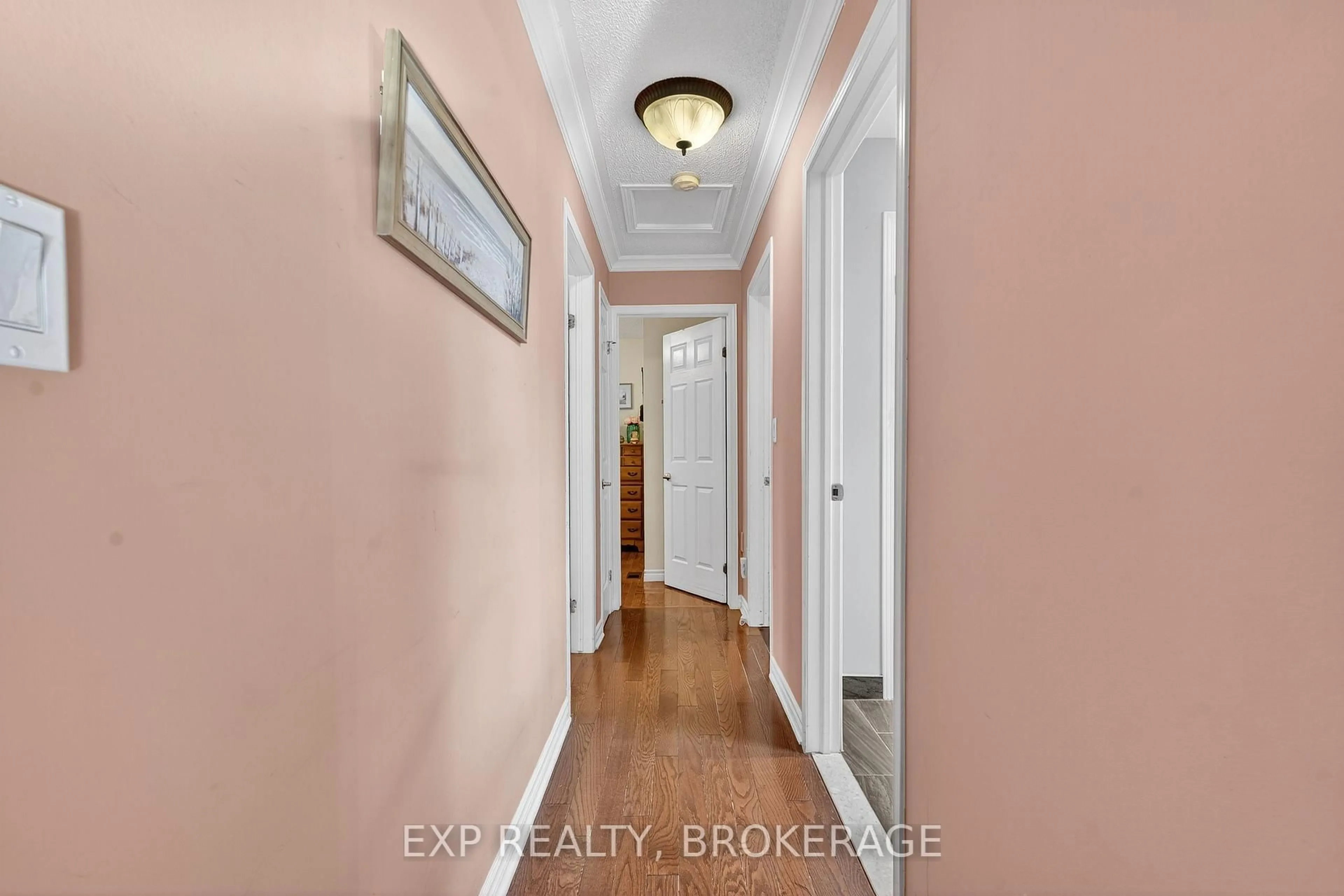 Indoor entryway for 63 SOUTHWOOD Cres, Plantagenet Ontario K7R 3L2