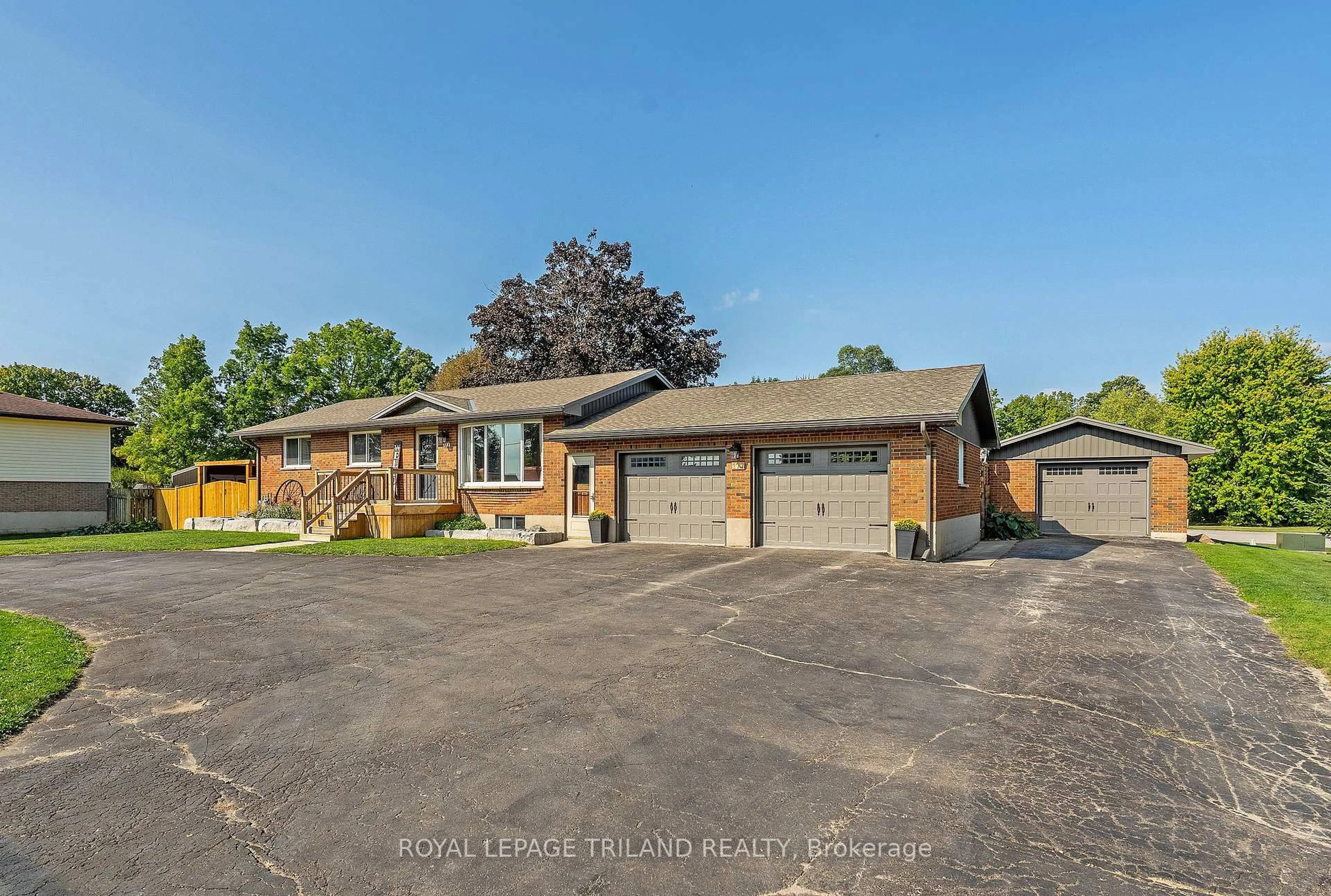 Unknown for 177 Queen St, North Middlesex Ontario N0M 1A0