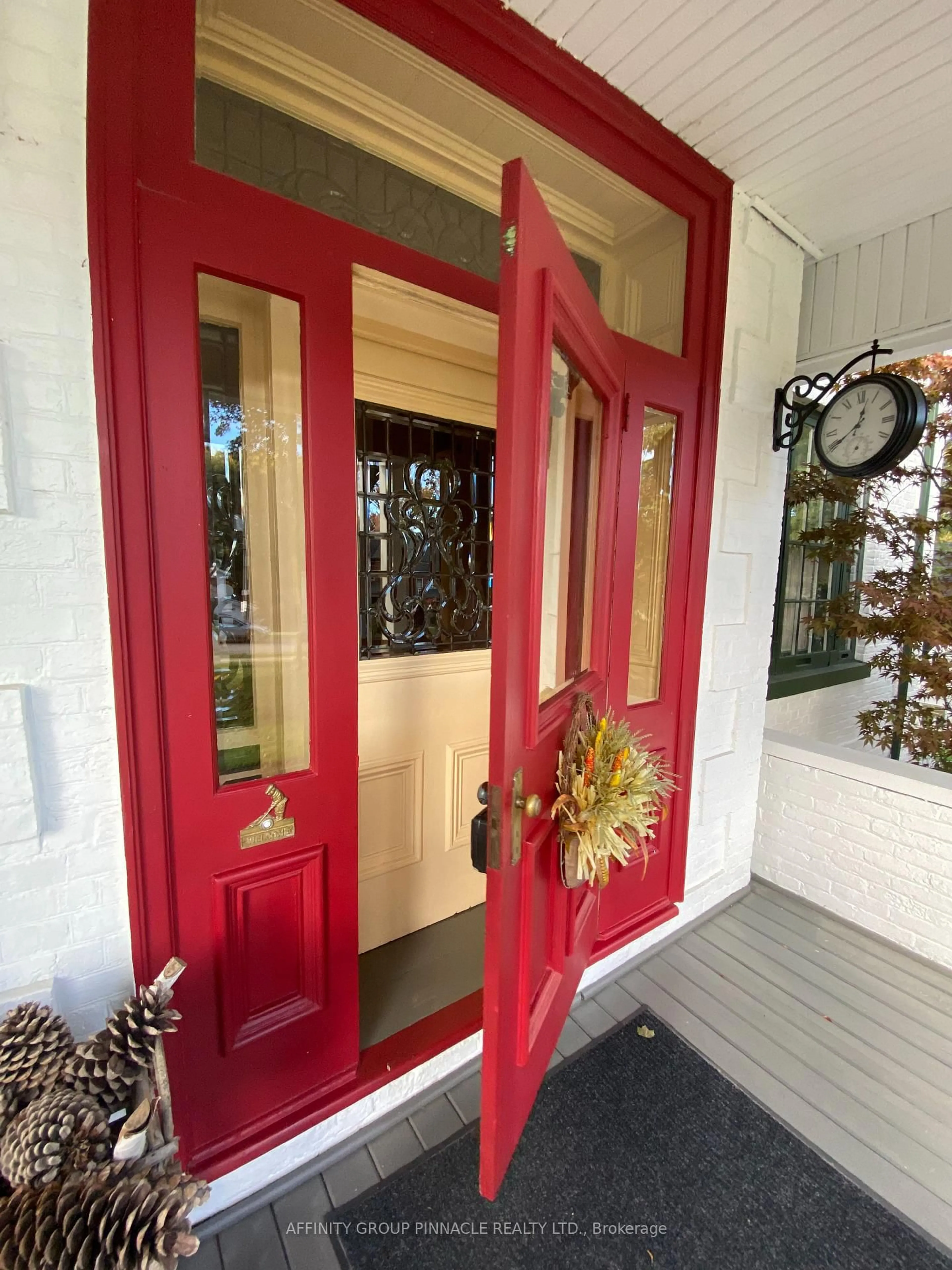 Indoor entryway for 22 Francis St, Kawartha Lakes Ontario K9V 3R6