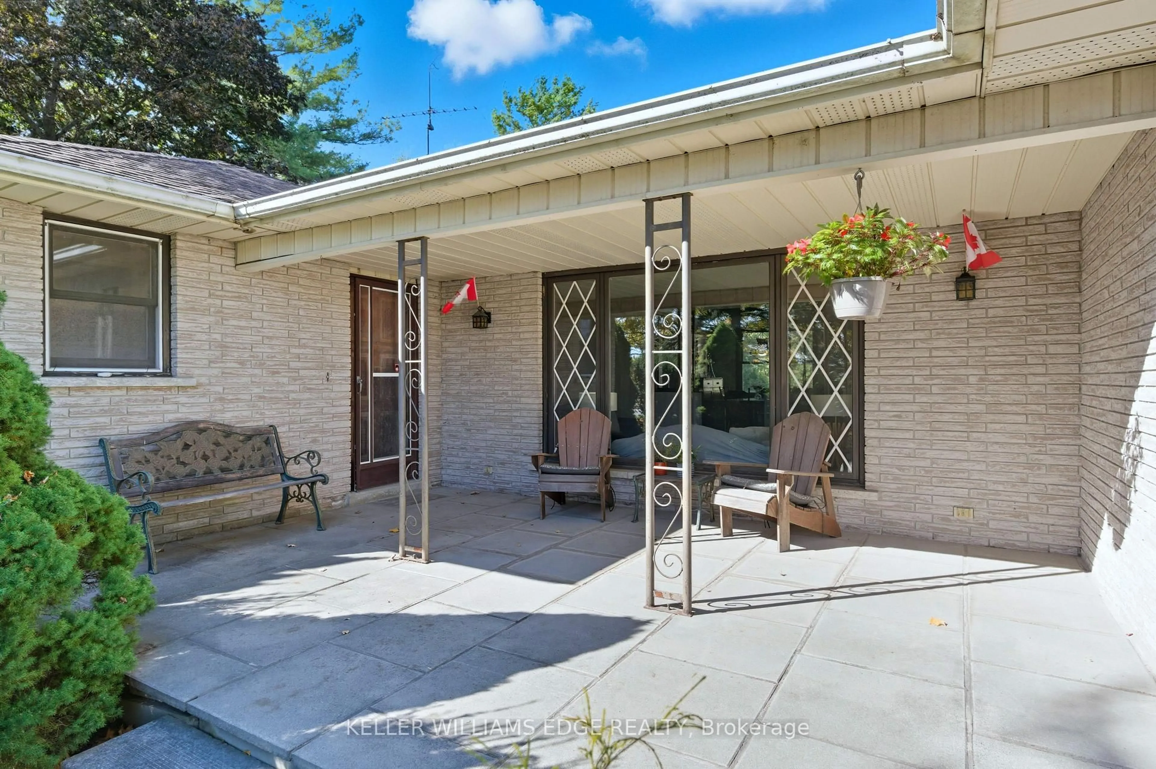 Patio, street for 1043 Safari Rd, Hamilton Ontario L0R 1V0