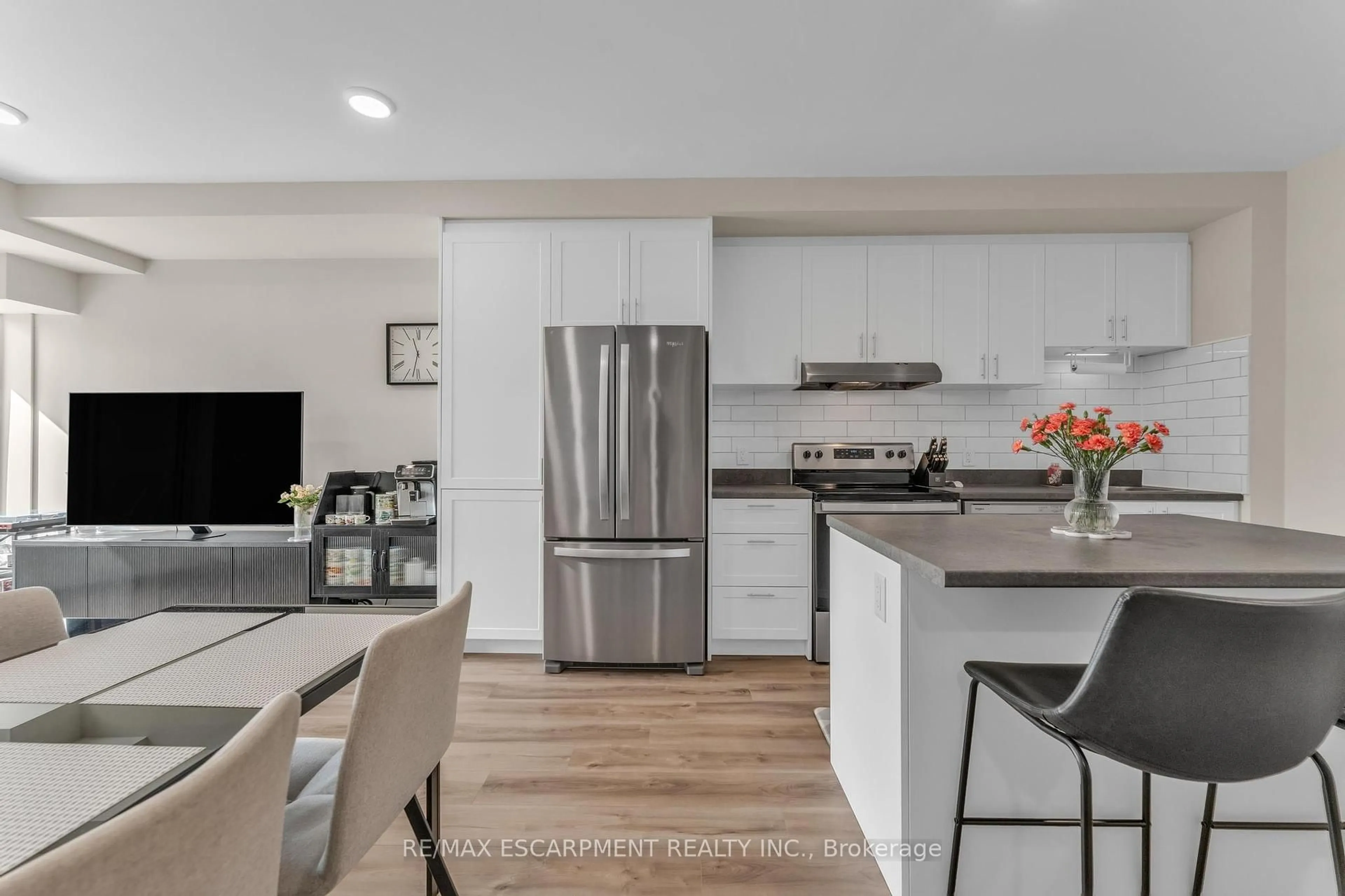 Open concept kitchen, unknown for 50 Herrick Ave #231, St. Catharines Ontario L2P 0G3