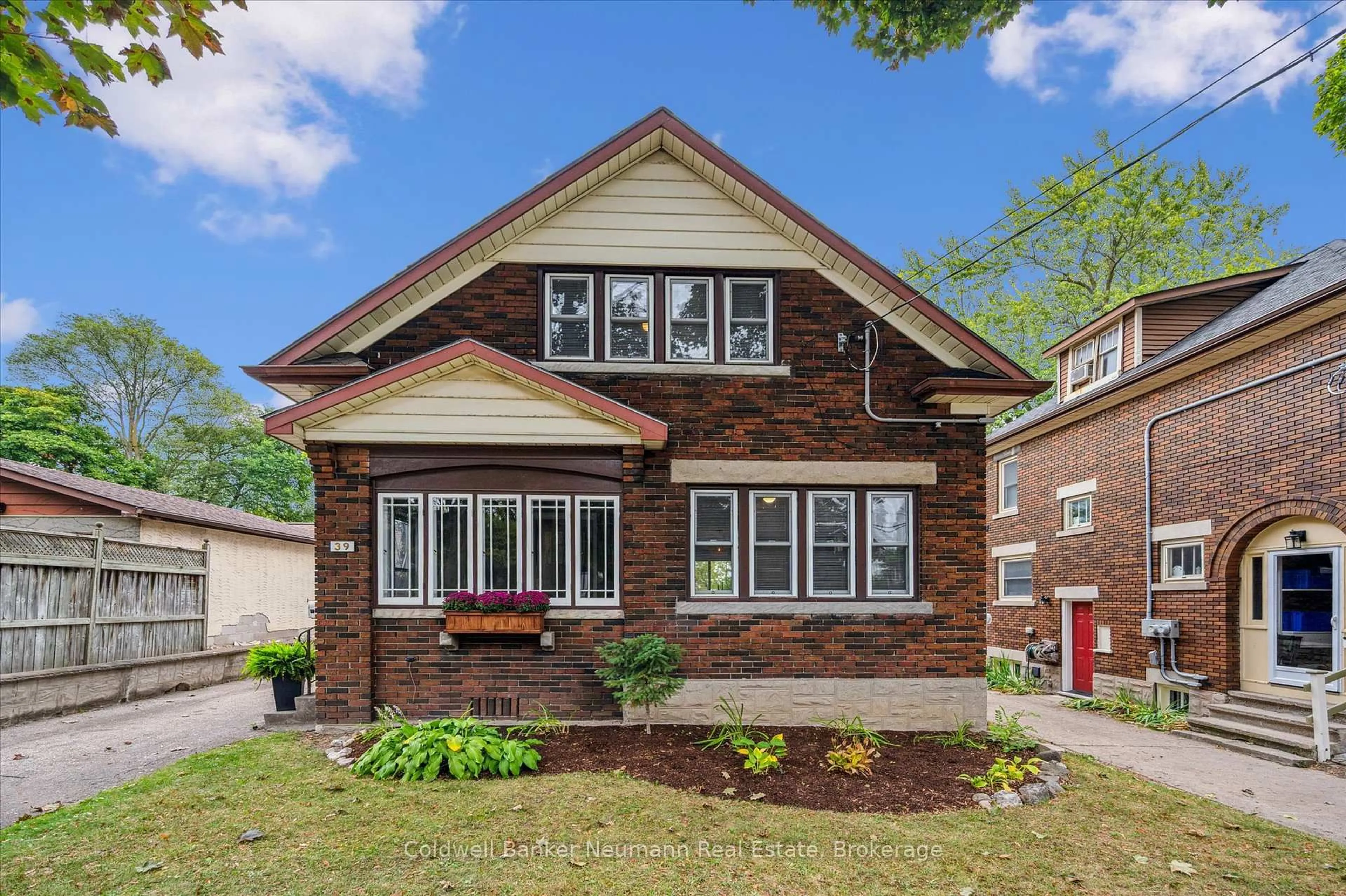 Home with brick exterior material, street for 39 Agnes St, Kitchener Ontario N2G 2E9
