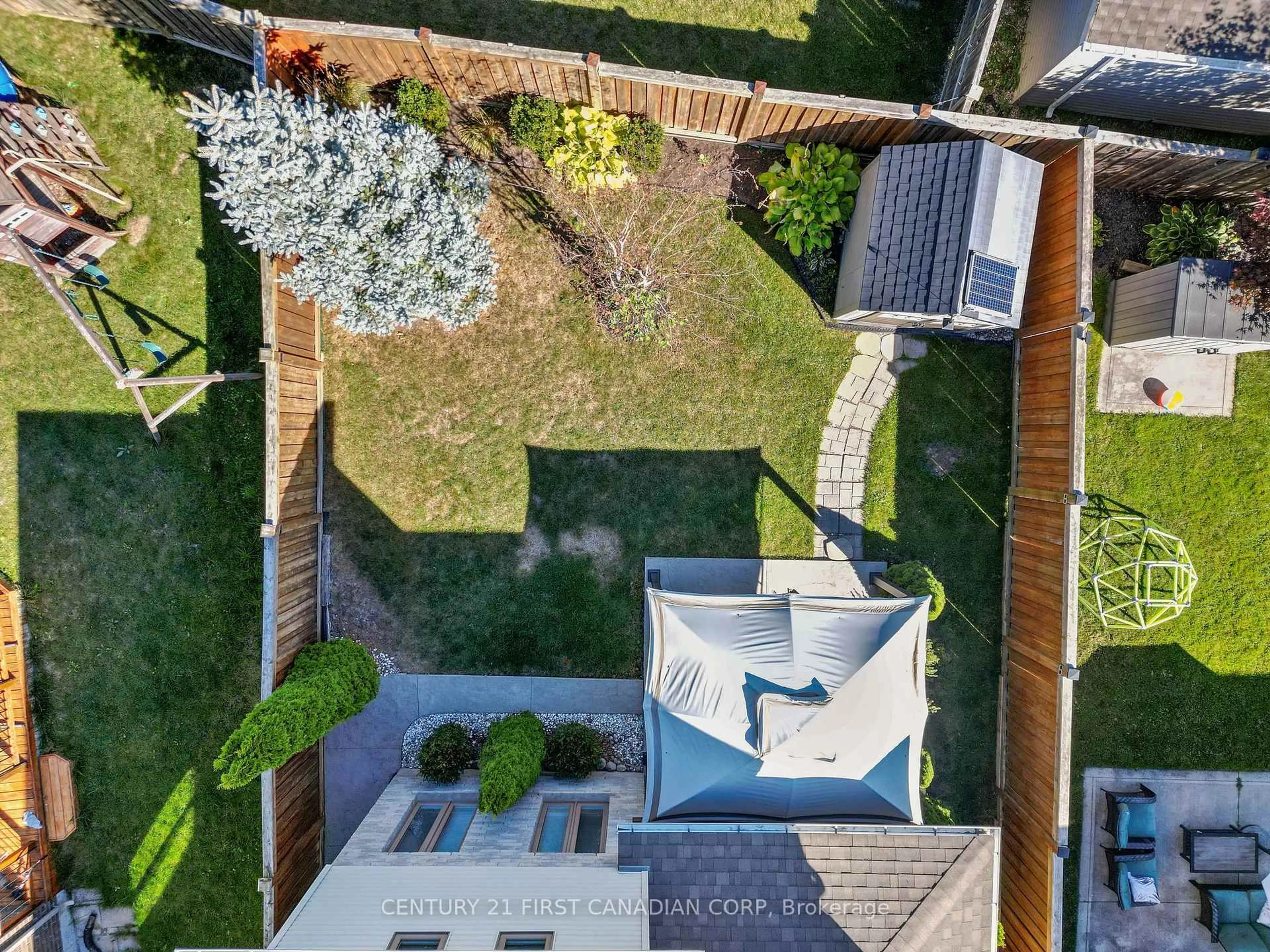 A pic from outside/outdoor area/front of a property/back of a property/a pic from drone, city buildings view from balcony for 6681 Navin Cres, London South Ontario N6B 0B7