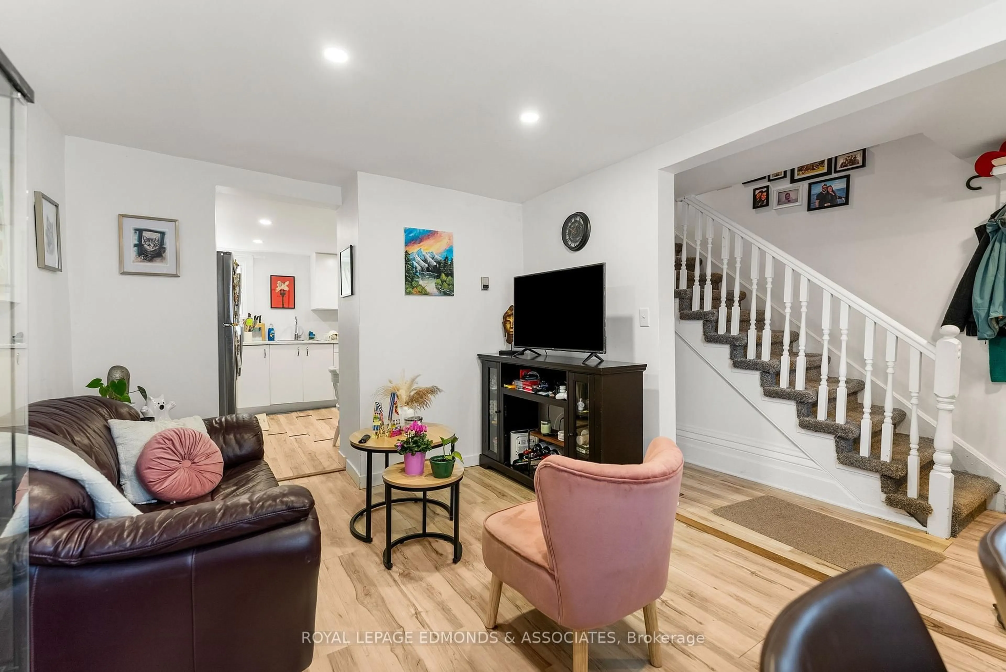Living room with furniture, unknown for 388 Murray St, Pembroke Ontario K8A 4P4