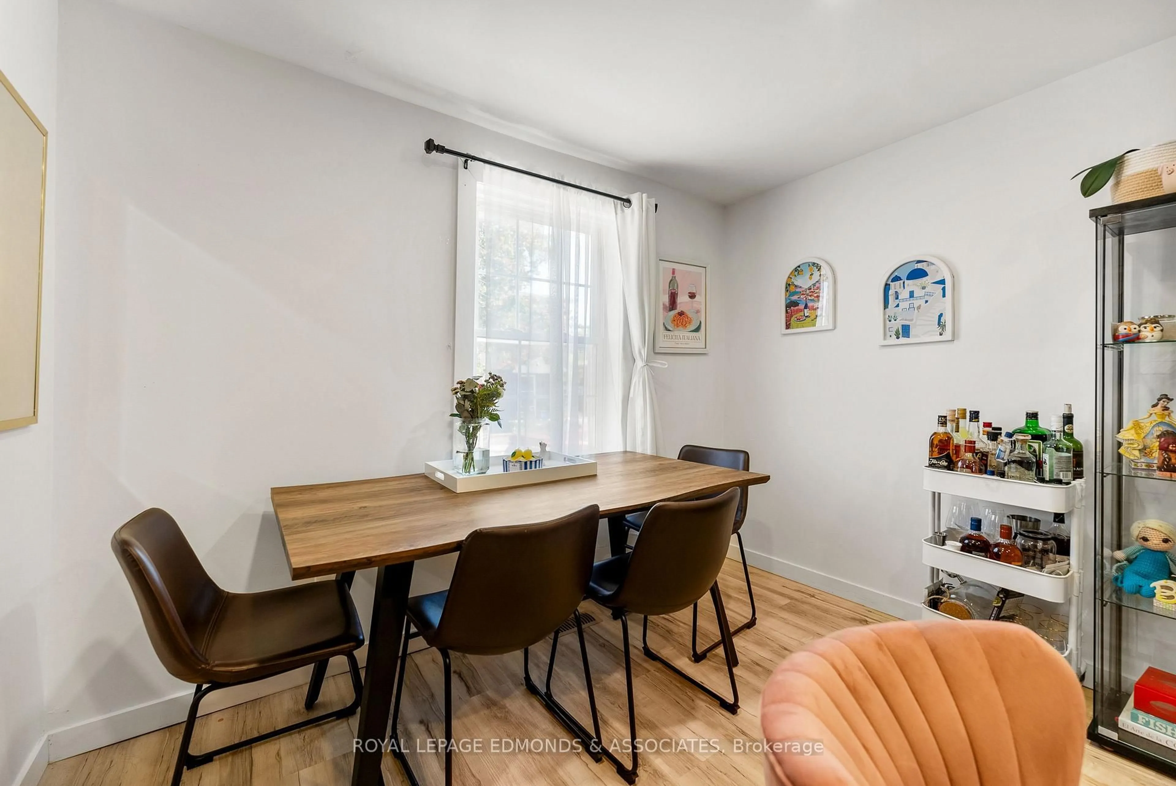 Dining room, wood/laminate floor for 388 Murray St, Pembroke Ontario K8A 4P4