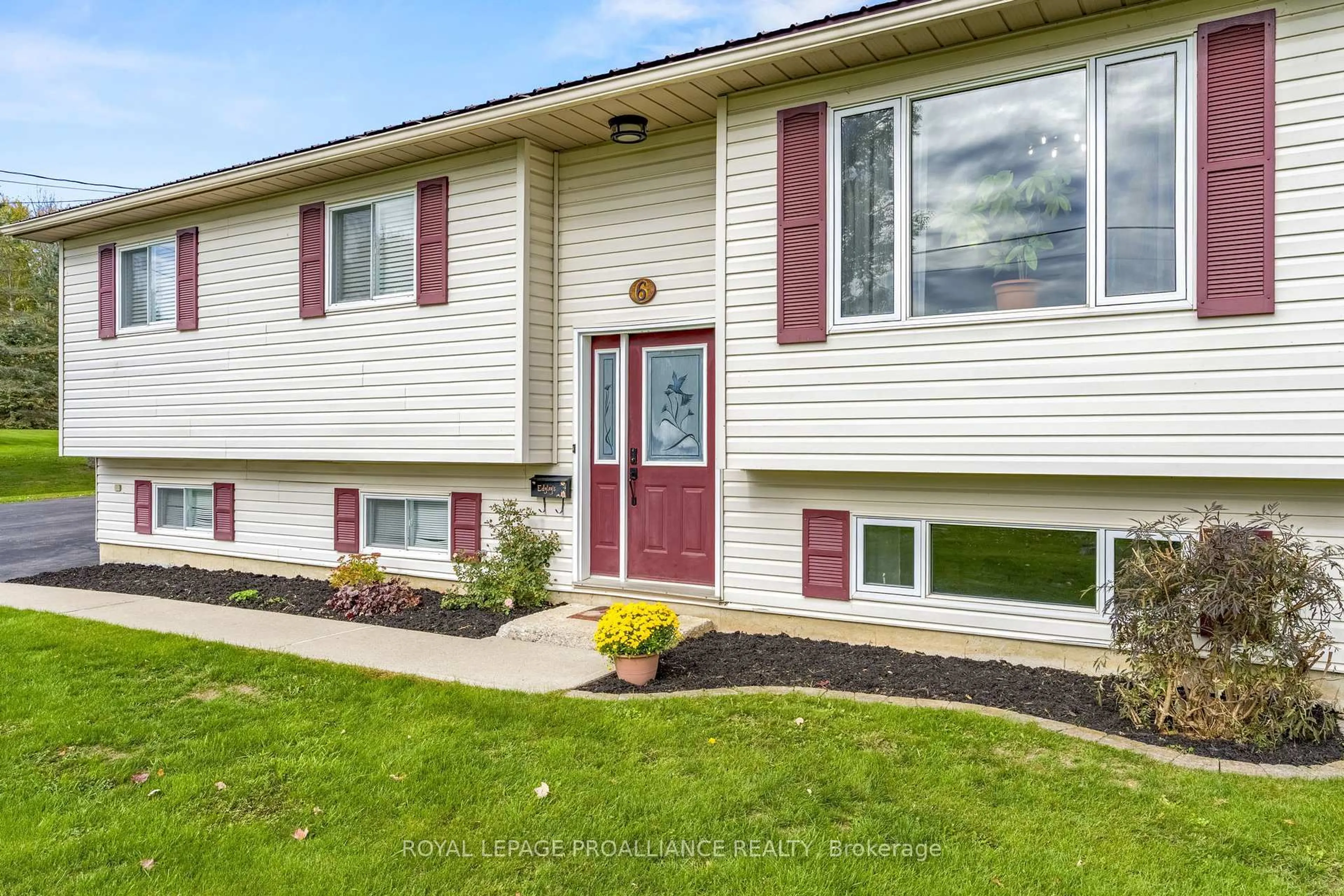 Home with vinyl exterior material, street for 6 Layng Dr, Athens Ontario K0E 1B0