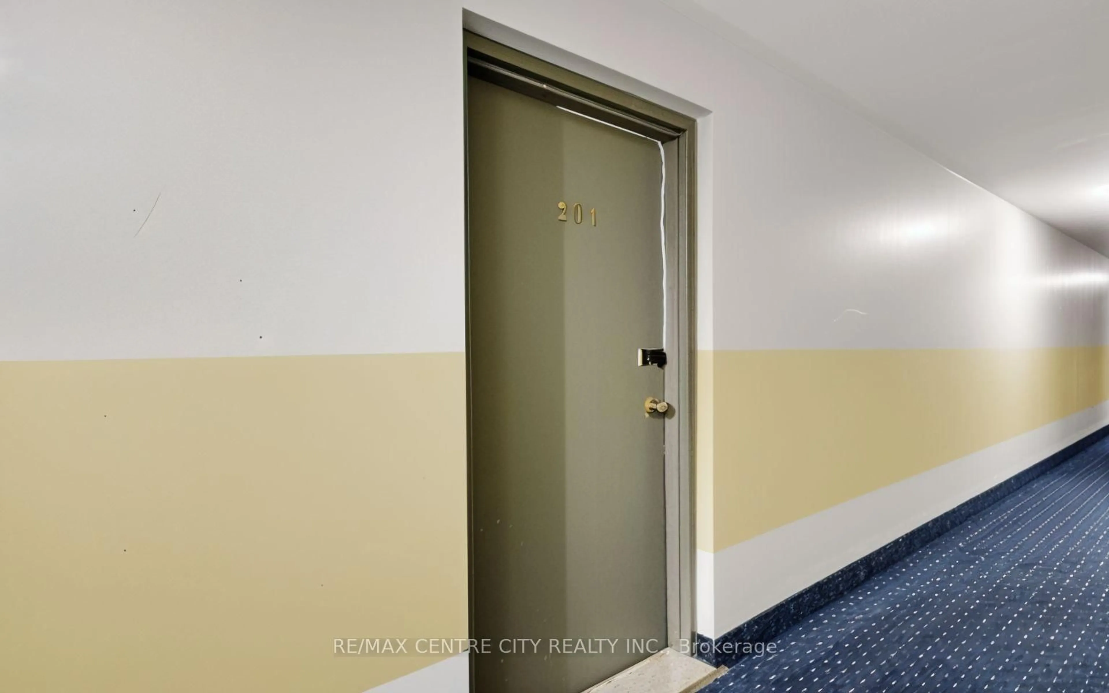 A pic of a room for 1825 Whitney St #307, London East Ontario N5W 2W3