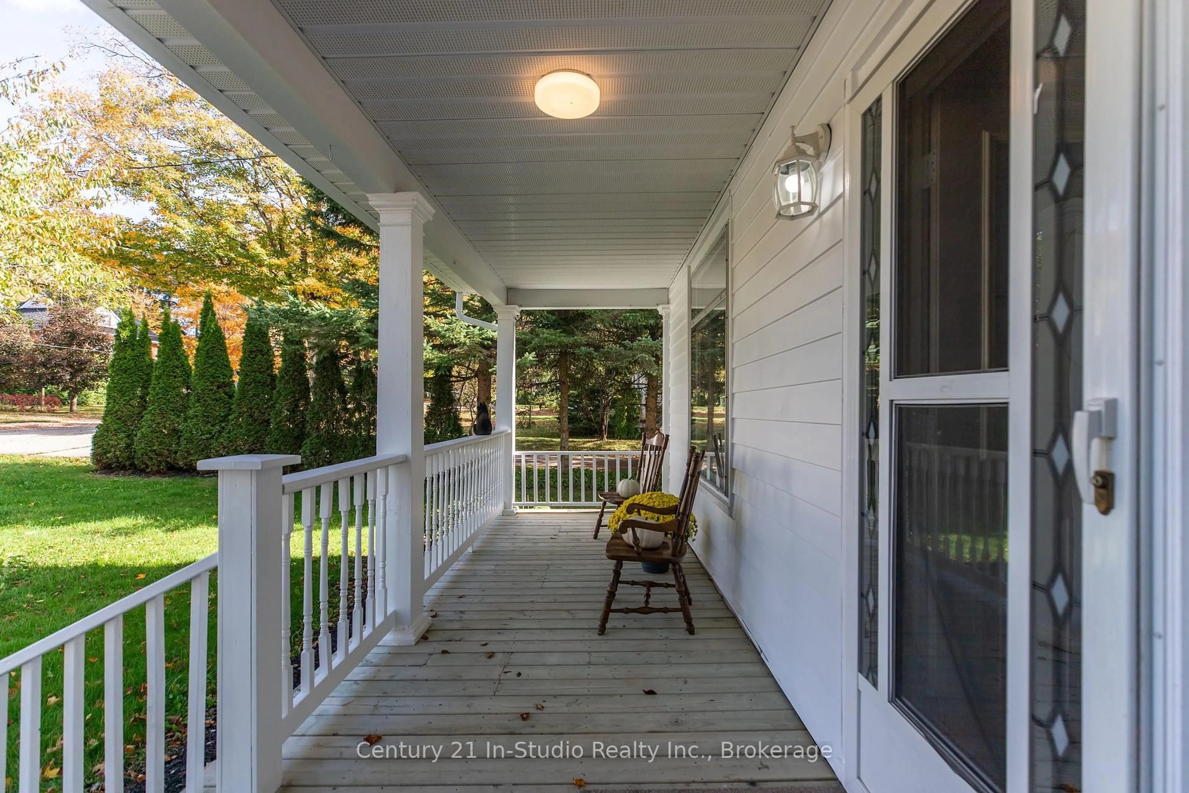 Patio, street for 26 Wellington Ave, Grey Highlands Ontario N0C 1H0