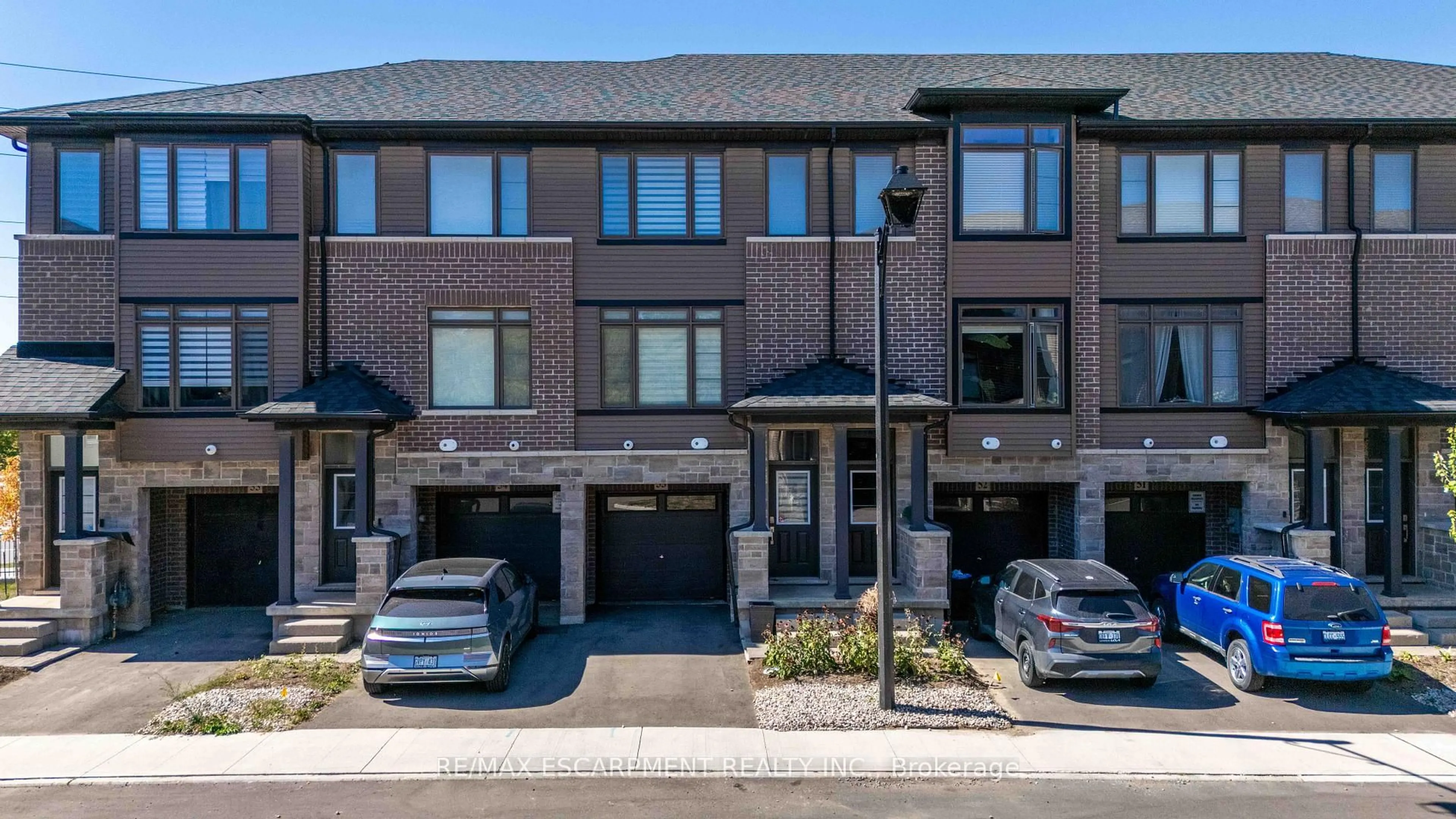 Home with brick exterior material, street for 120 Court Dr #53, Brant Ontario N3L 0N2