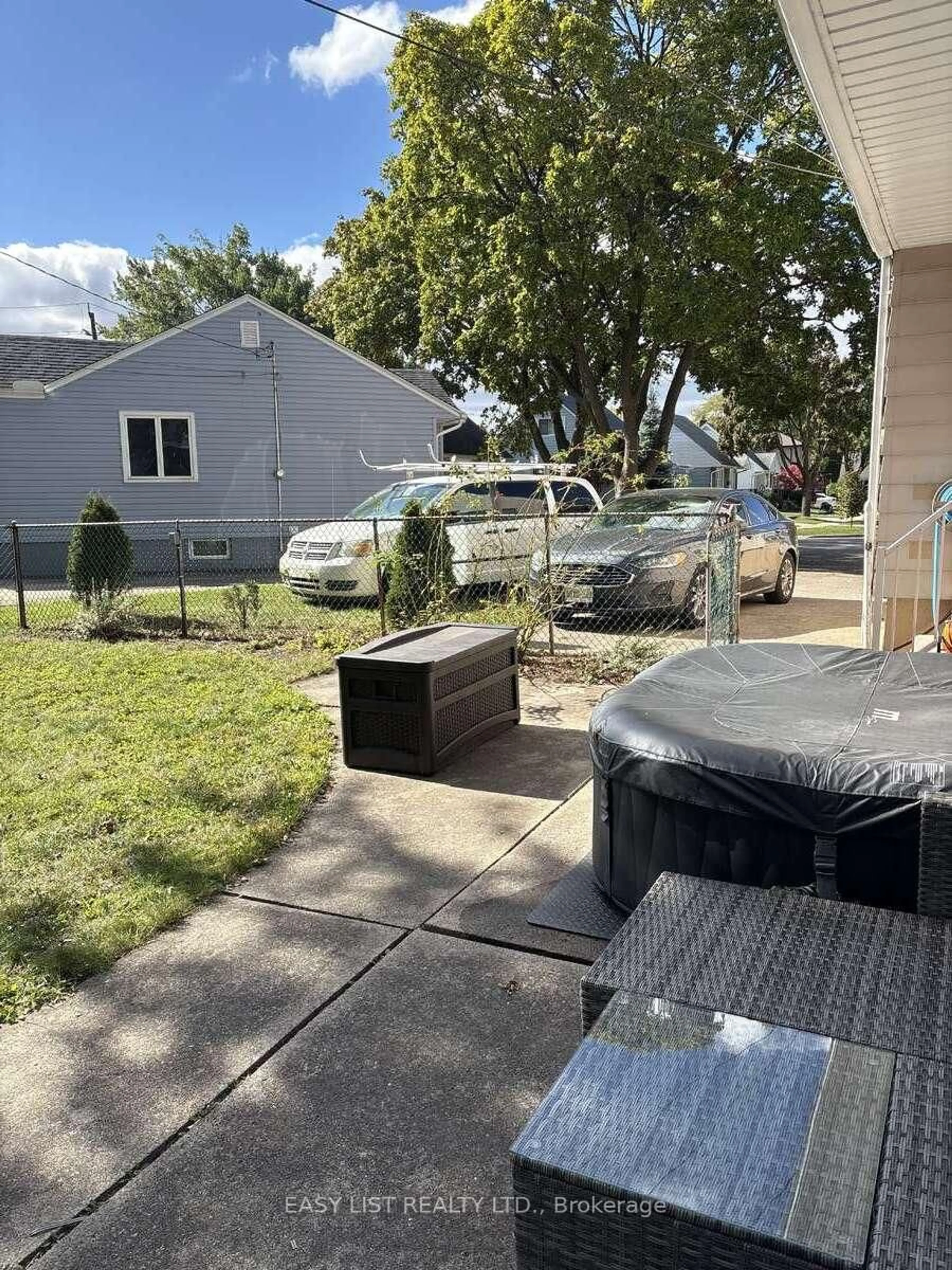 Patio, street for 1946 Malta Rd, Windsor Ontario N8W 4H4