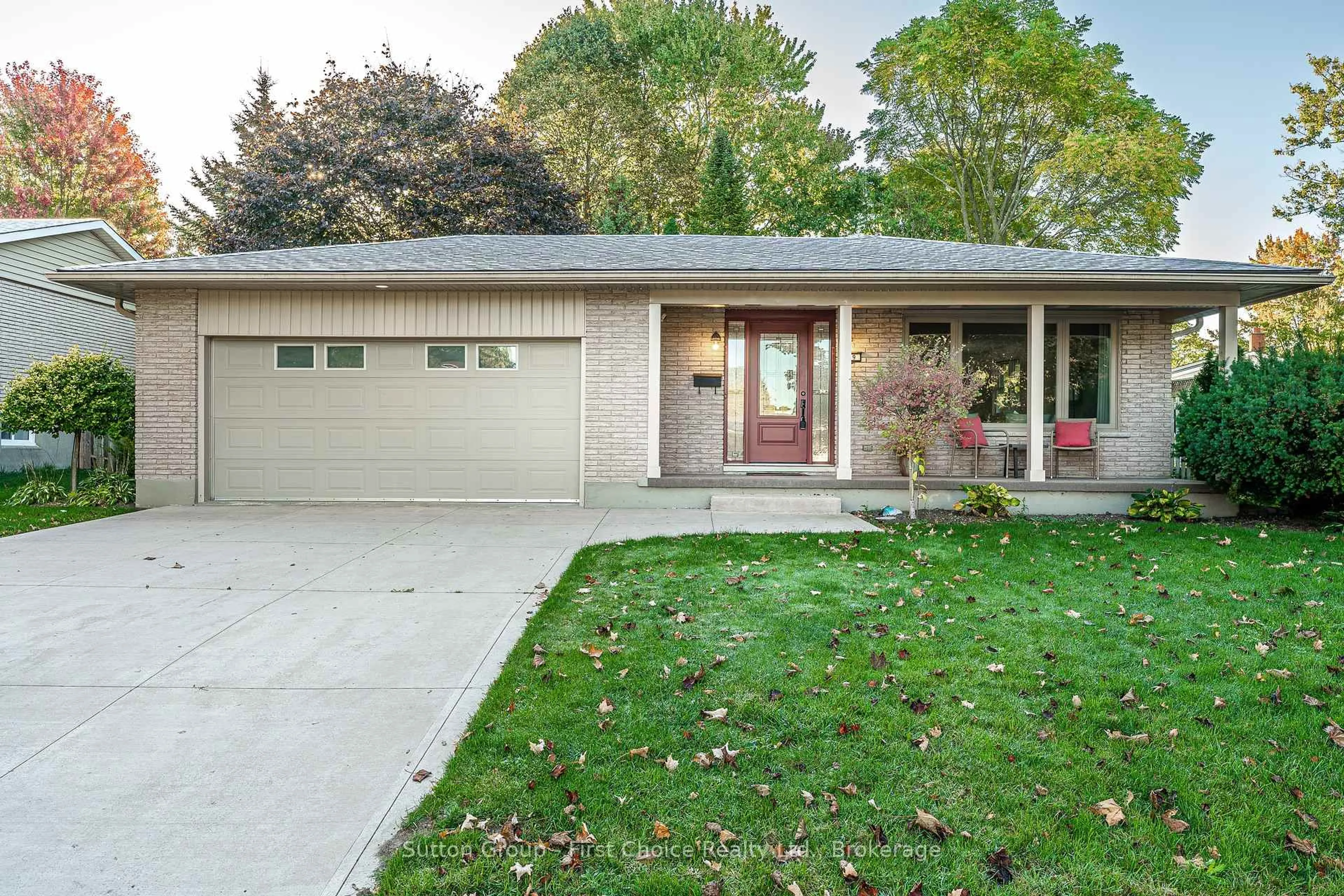 Home with vinyl exterior material, street for 39 Baker St, Stratford Ontario N5A 7A2