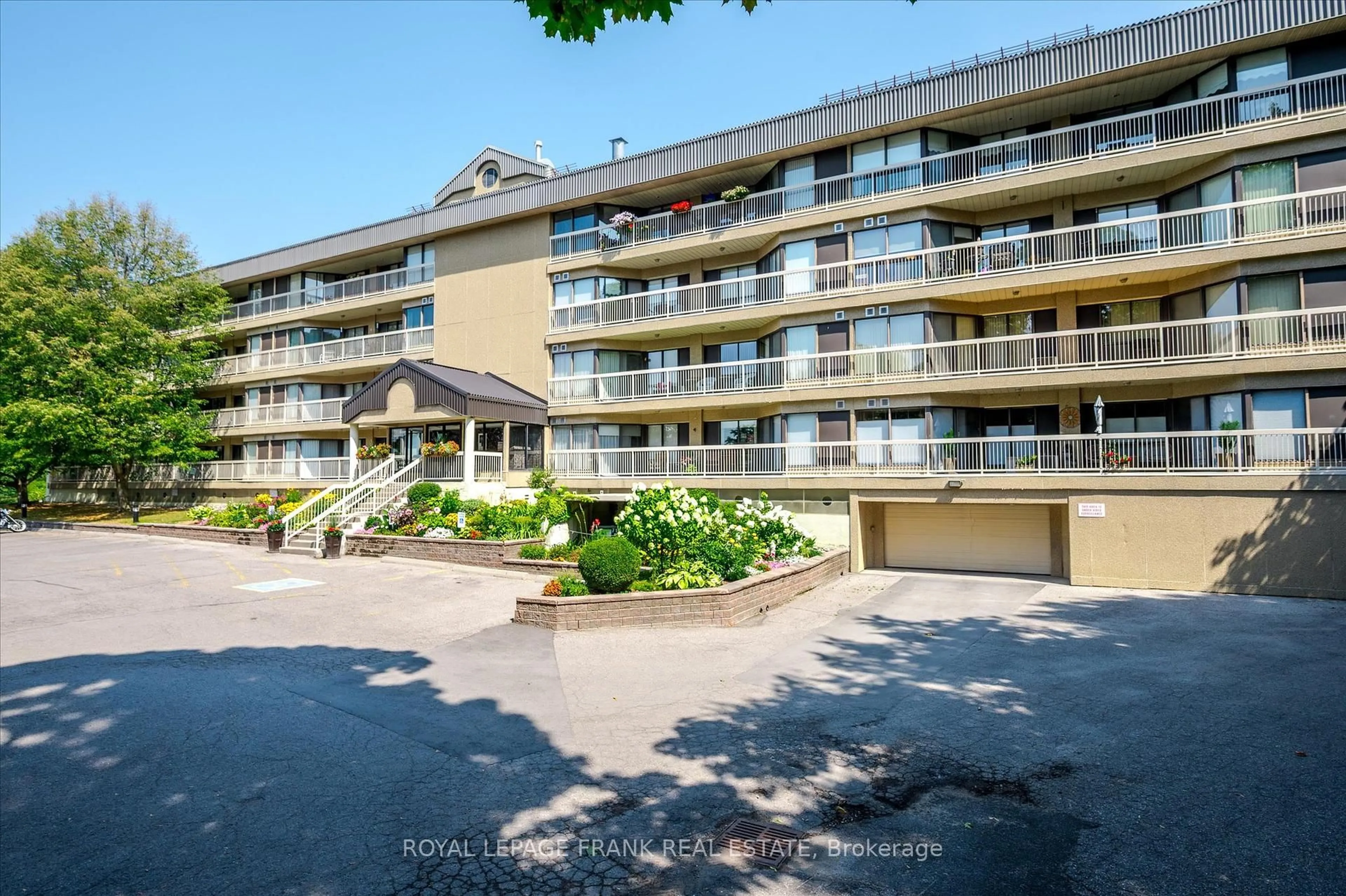 Patio, building for 40 Auburn St #308, Peterborough East Ontario K9H 2G2