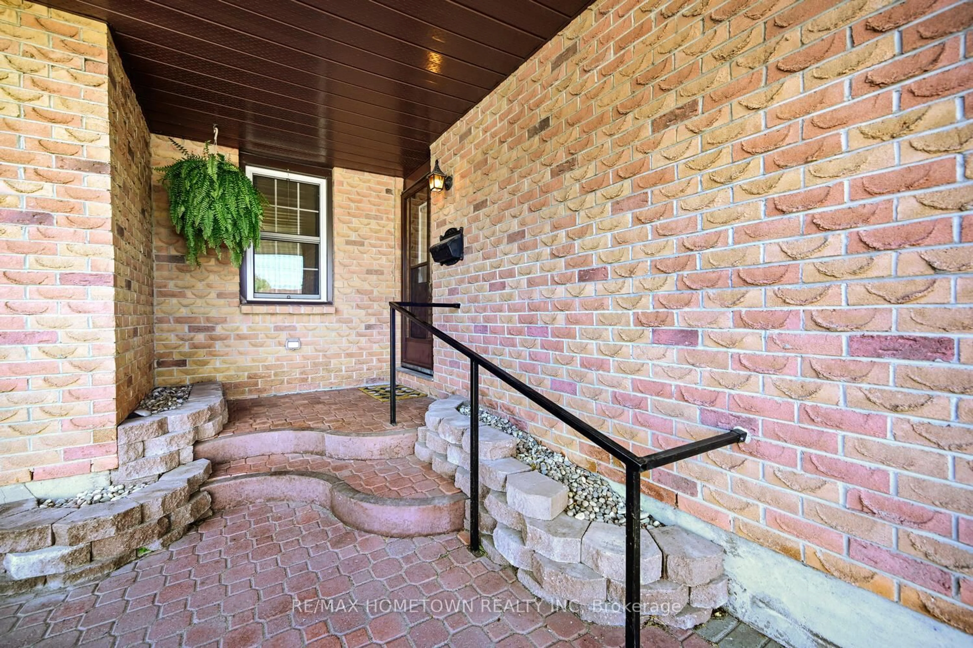 Unknown for 1311 VISTA Dr, Brockville Ontario K6V 6G2