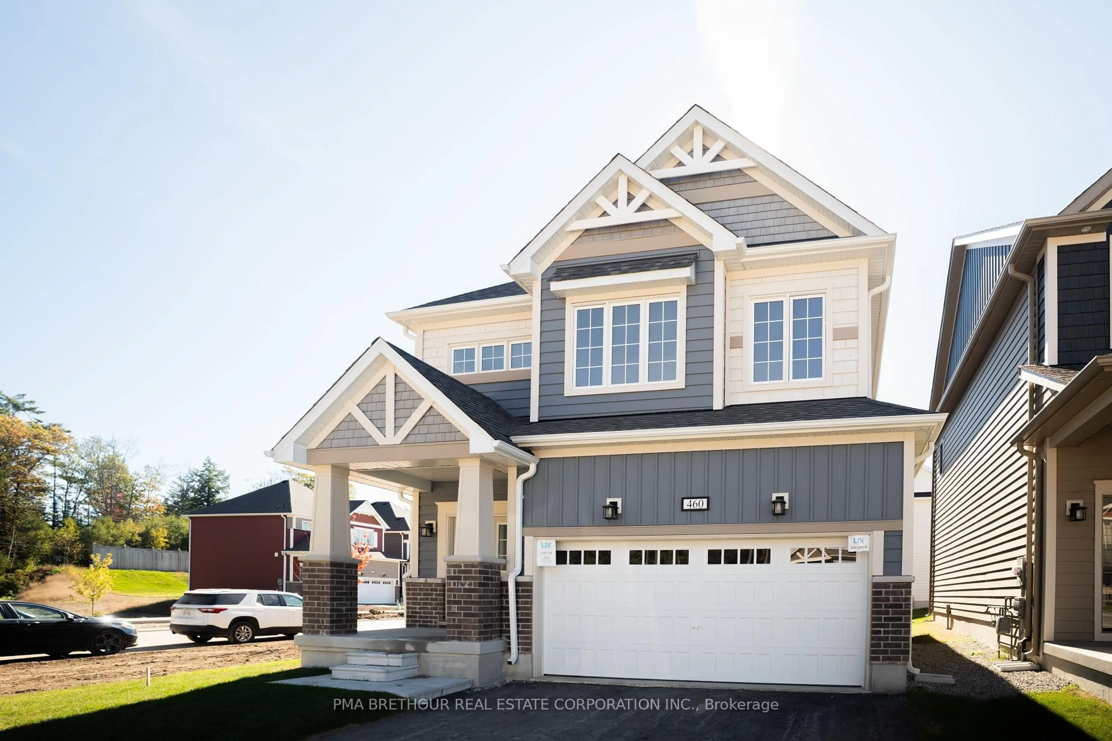 Home with vinyl exterior material, street for 460 Beechwood Forest Lane, Gravenhurst Ontario P1P 1A7