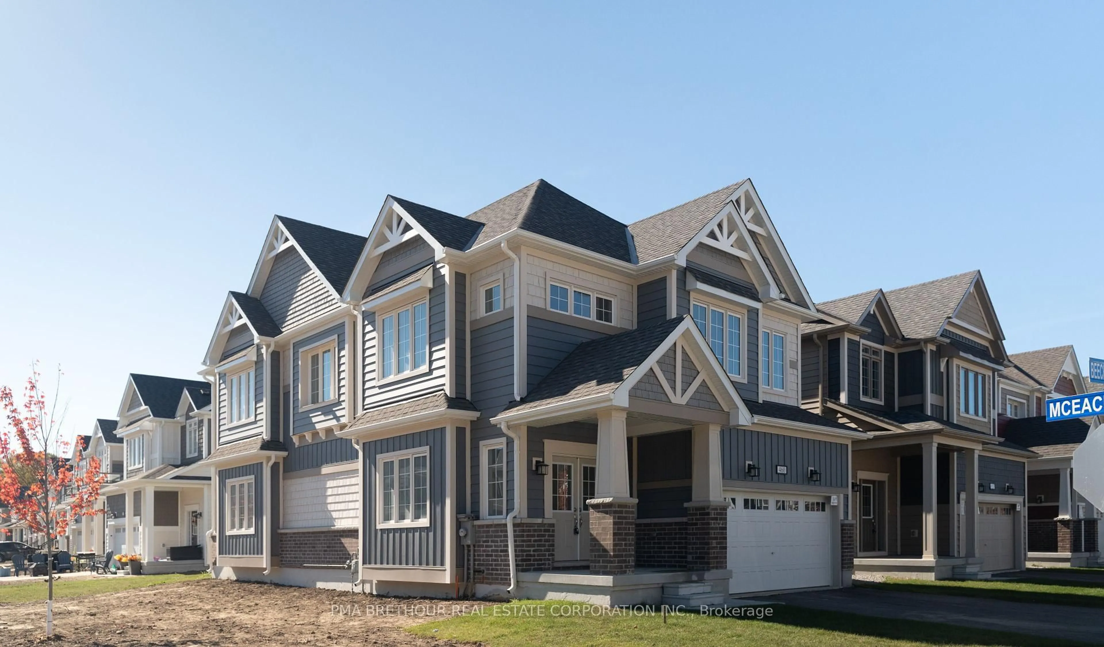 Home with vinyl exterior material, street for 460 Beechwood Forest Lane, Gravenhurst Ontario P1P 1A7