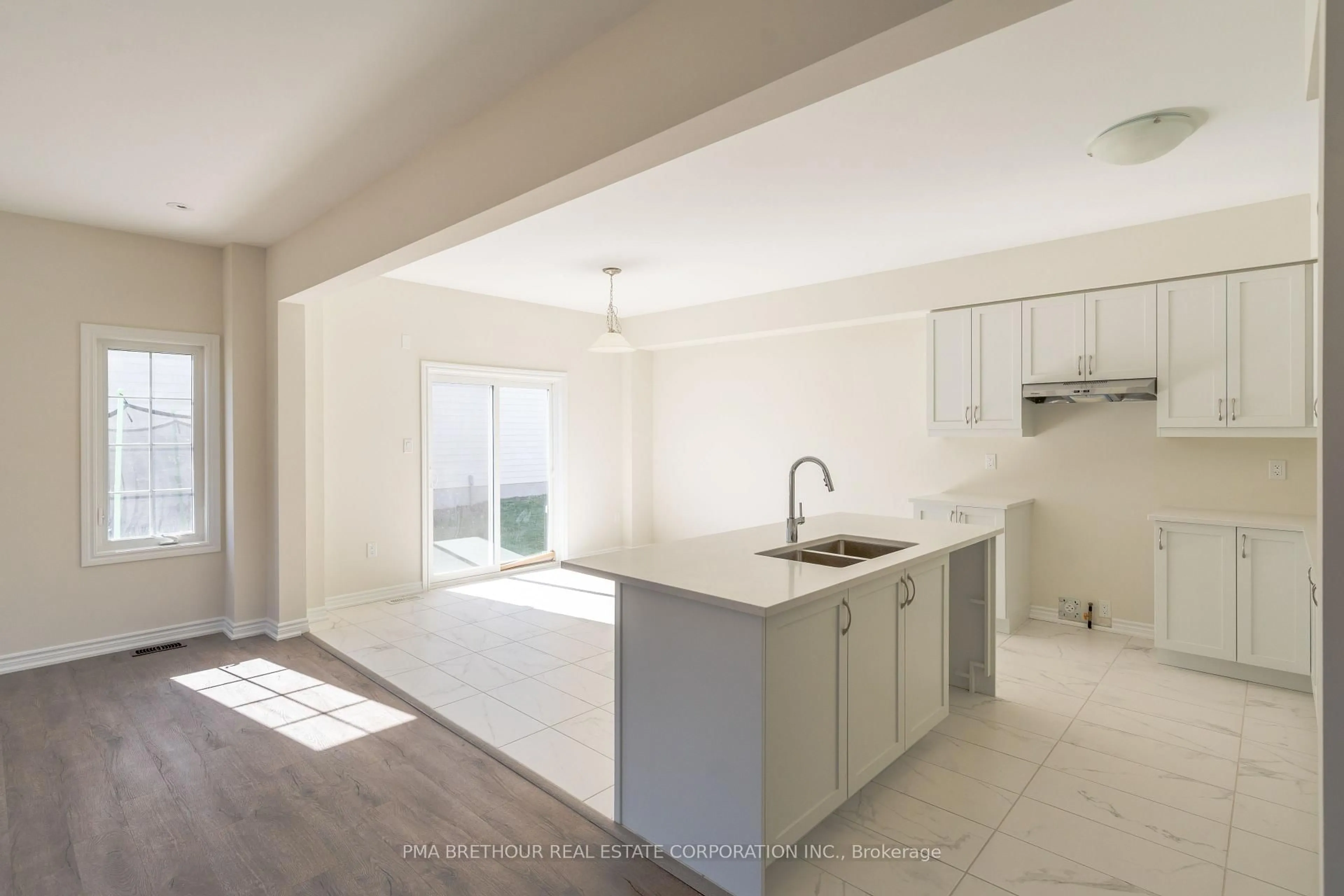 Open concept kitchen, unknown for 460 Beechwood Forest Lane, Gravenhurst Ontario P1P 1A7
