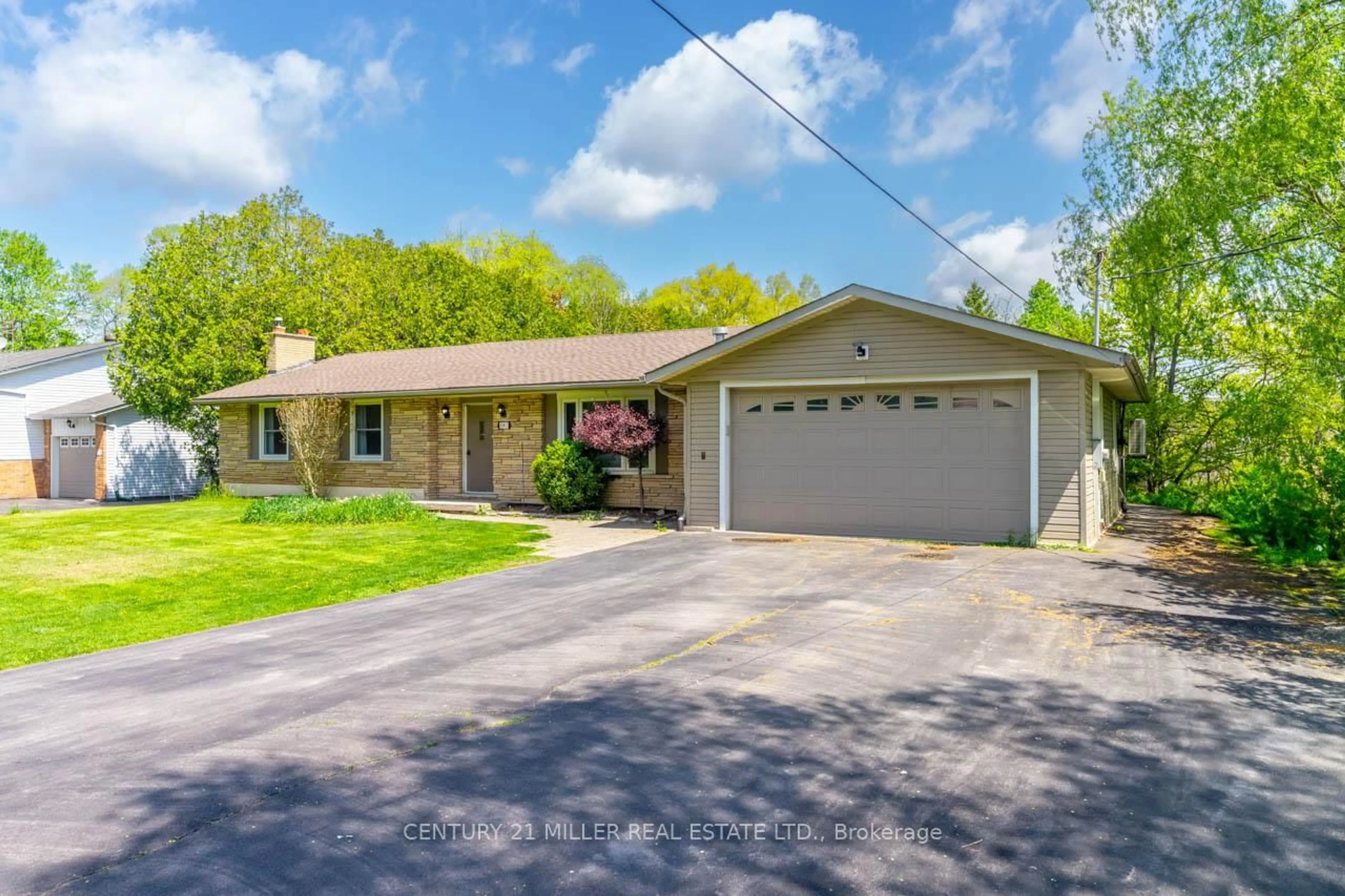 A pic from outside/outdoor area/front of a property/back of a property/a pic from drone, street for 334 Freelton Rd, Hamilton Ontario N0B 2J0