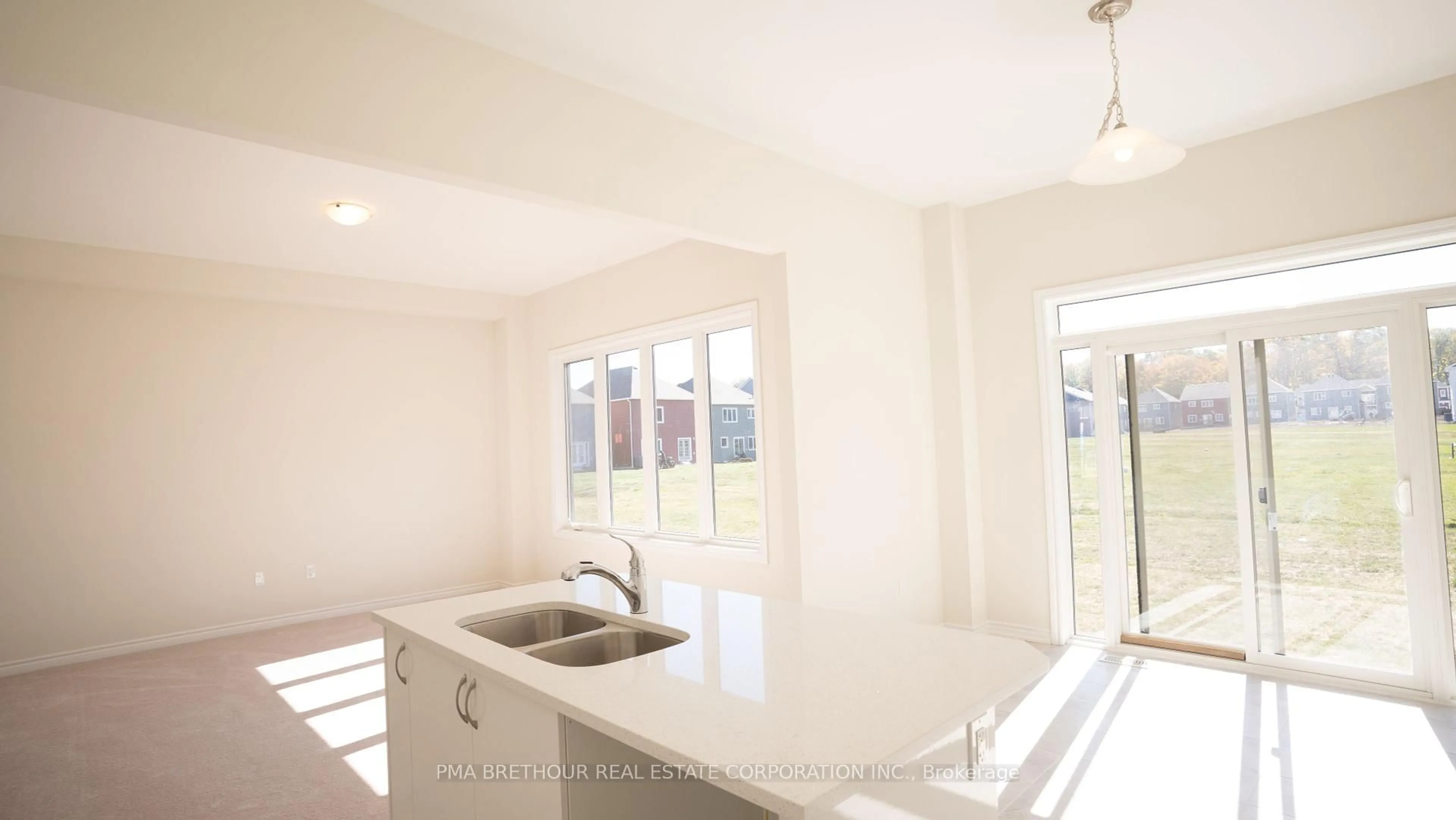 Open concept kitchen, ceramic/tile floor for 400 Beechwood Forest Lane, Gravenhurst Ontario P1P 1A7